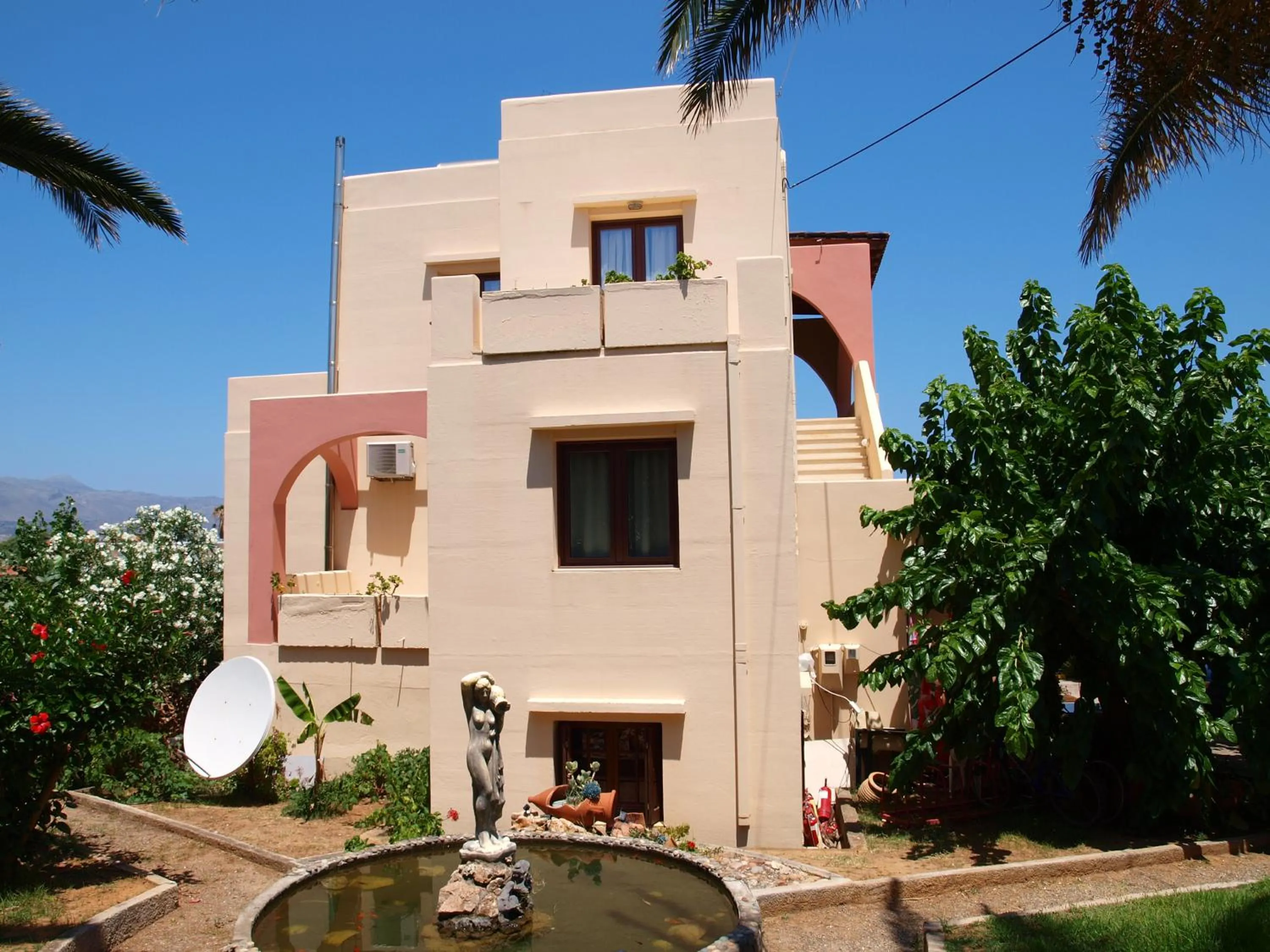 Property building in Villa Rita Apartments A