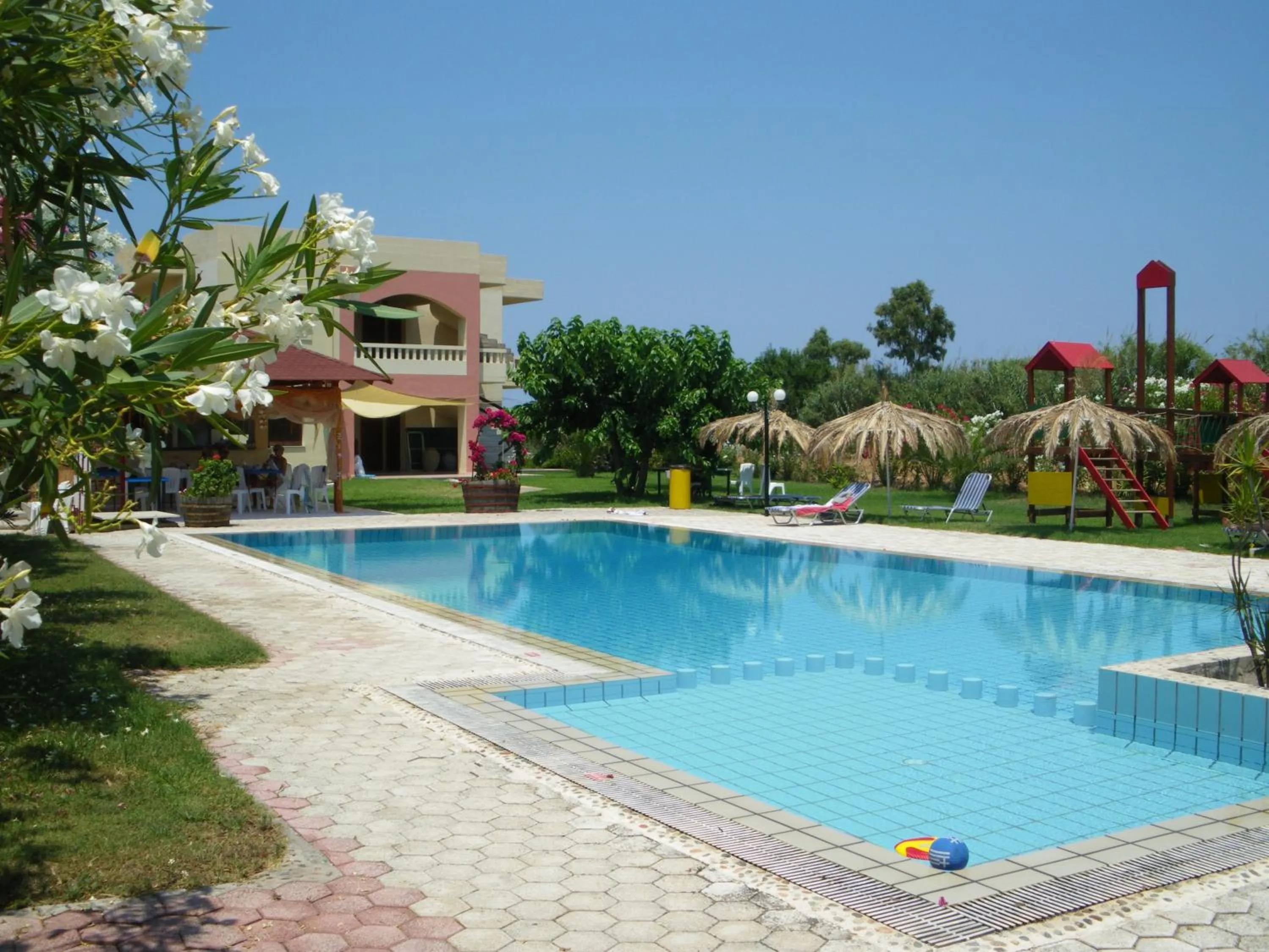 Swimming pool in Villa Rita Apartments A