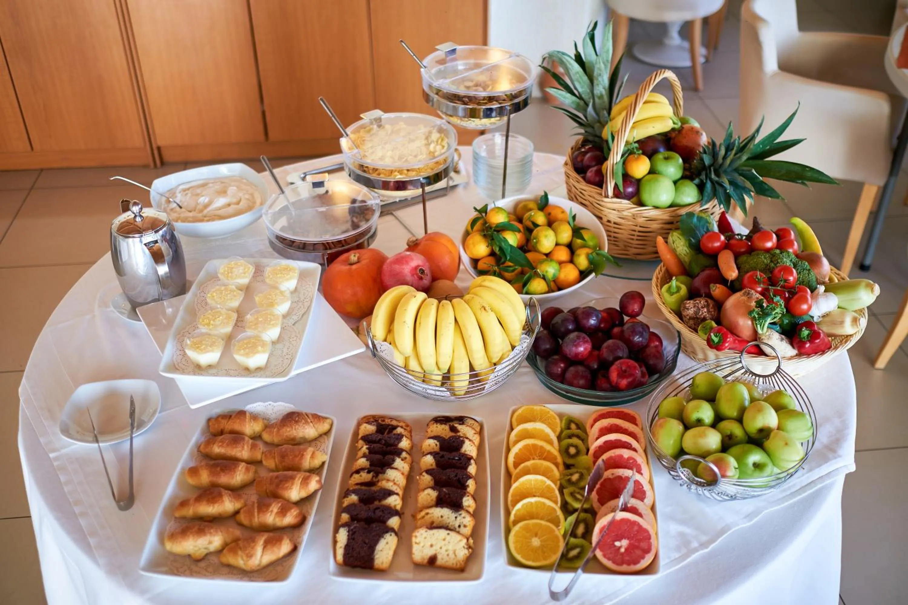 Breakfast in Villa Mare Monte ApartHotel