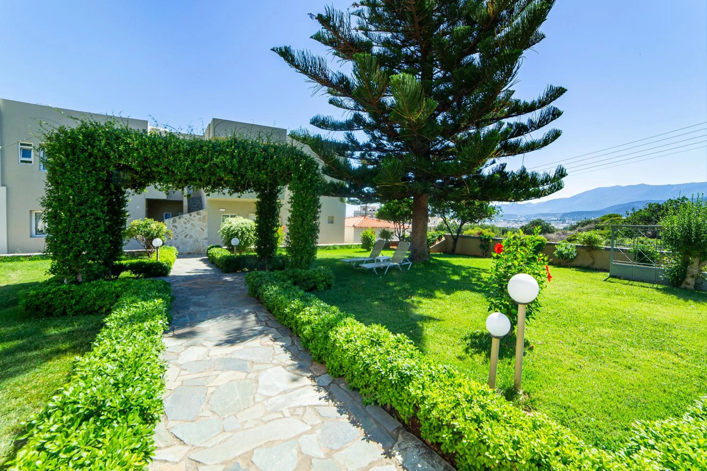 Garden in Villa Mare Monte ApartHotel