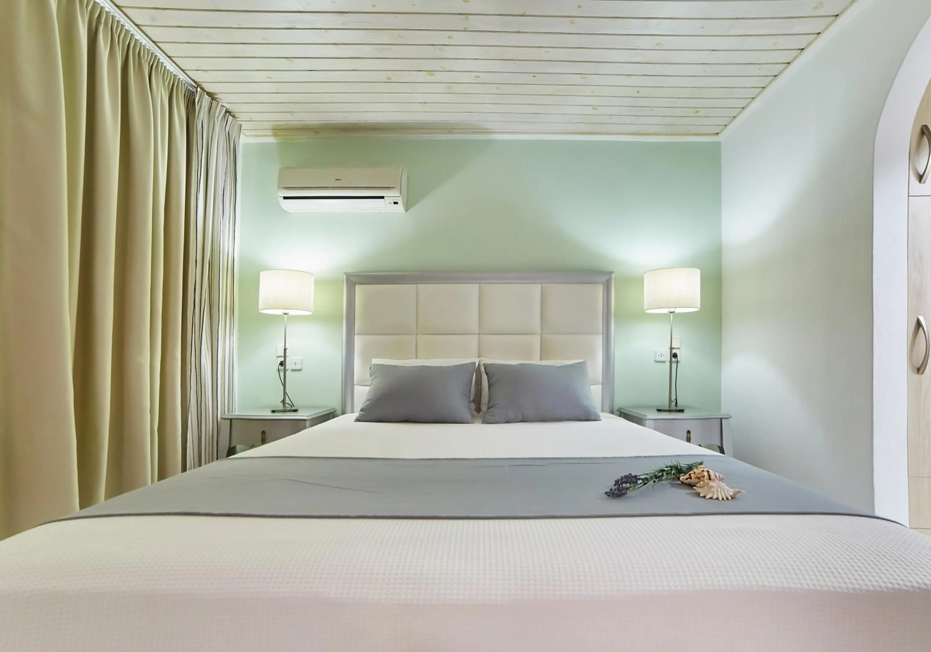 Bedroom, Bed in Villa Mare Monte ApartHotel