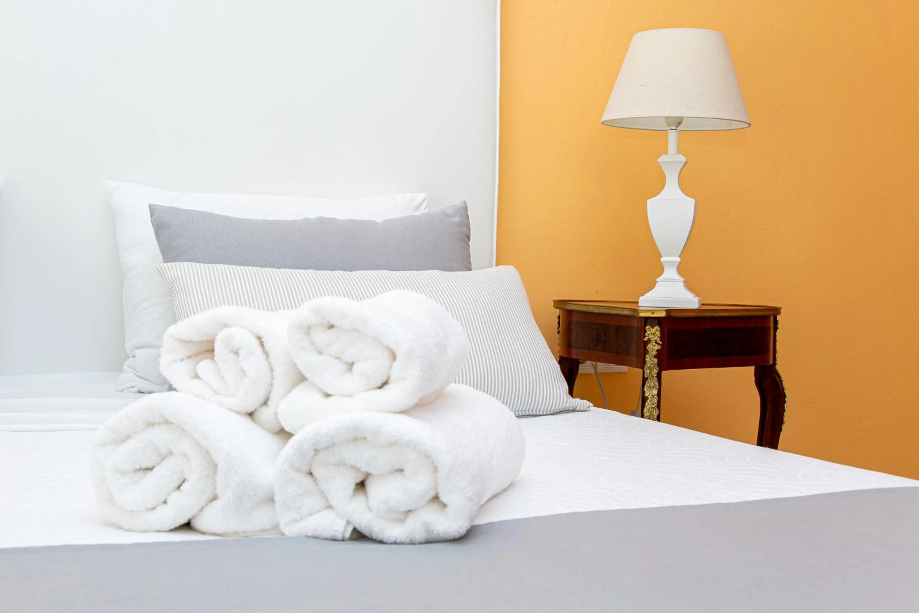 Bed in Villa Mare Monte ApartHotel