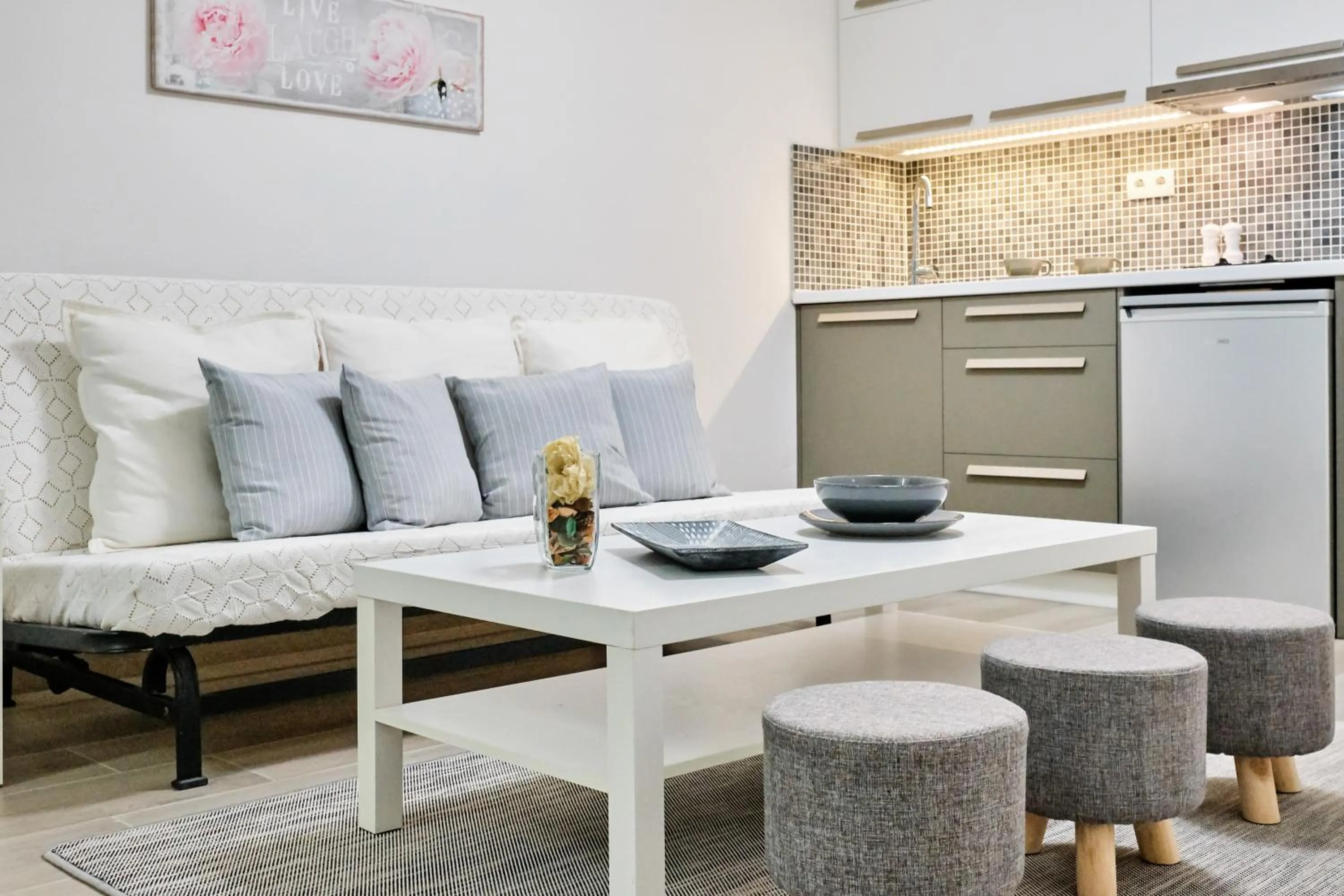 Kitchen or kitchenette in Villa Mare Monte ApartHotel