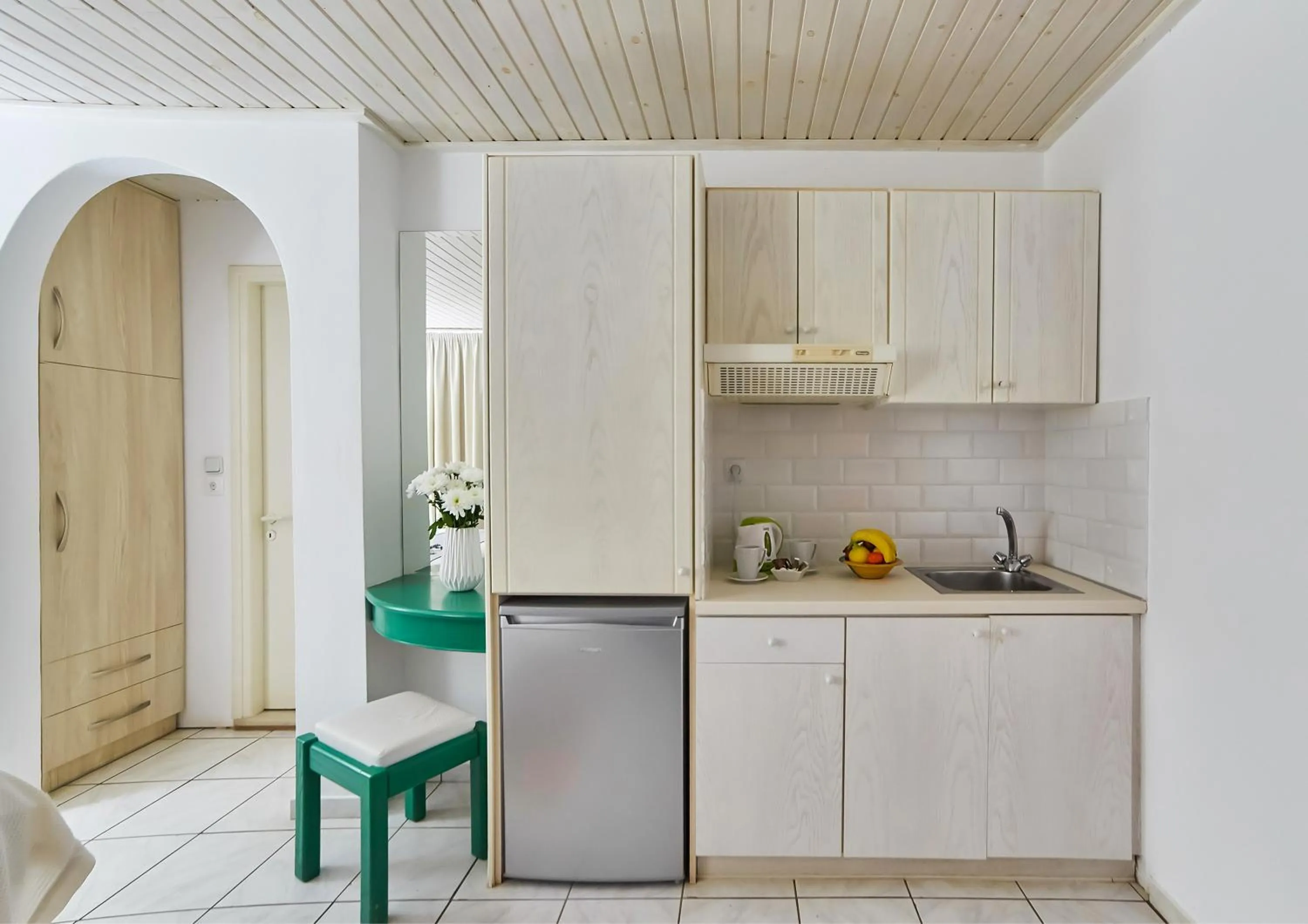 Kitchen or kitchenette in Villa Mare Monte ApartHotel