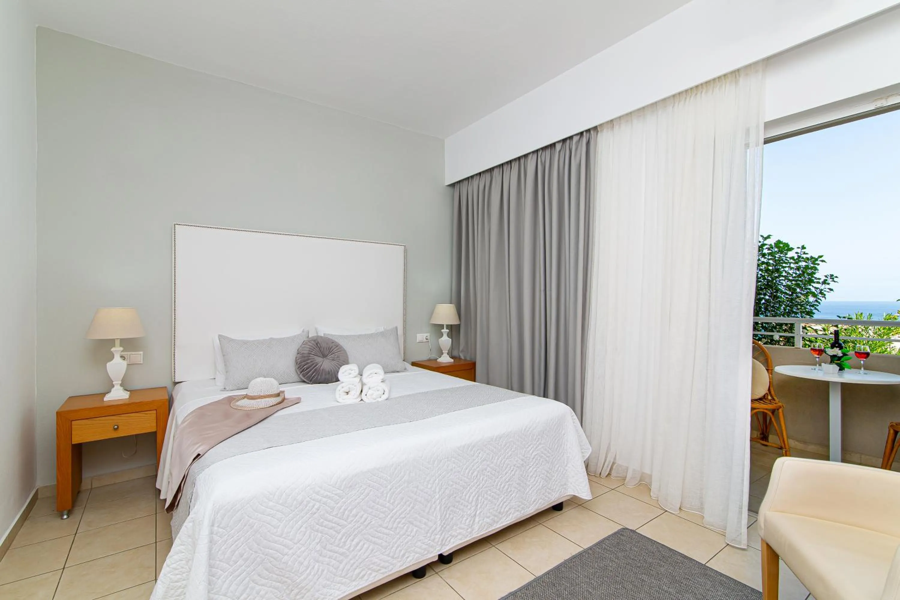 Bedroom, Bed in Villa Mare Monte ApartHotel