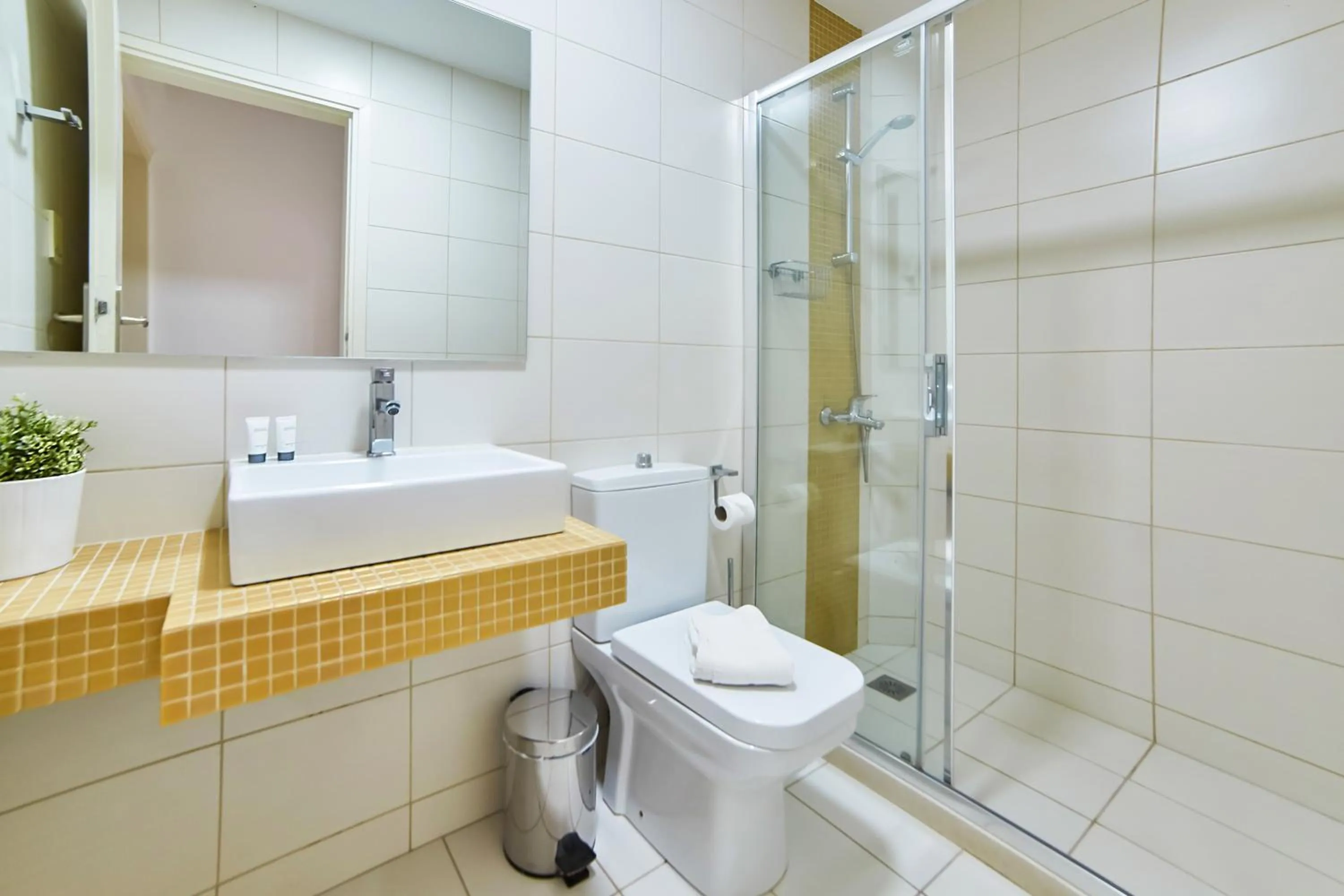 Bathroom in Villa Mare Monte ApartHotel