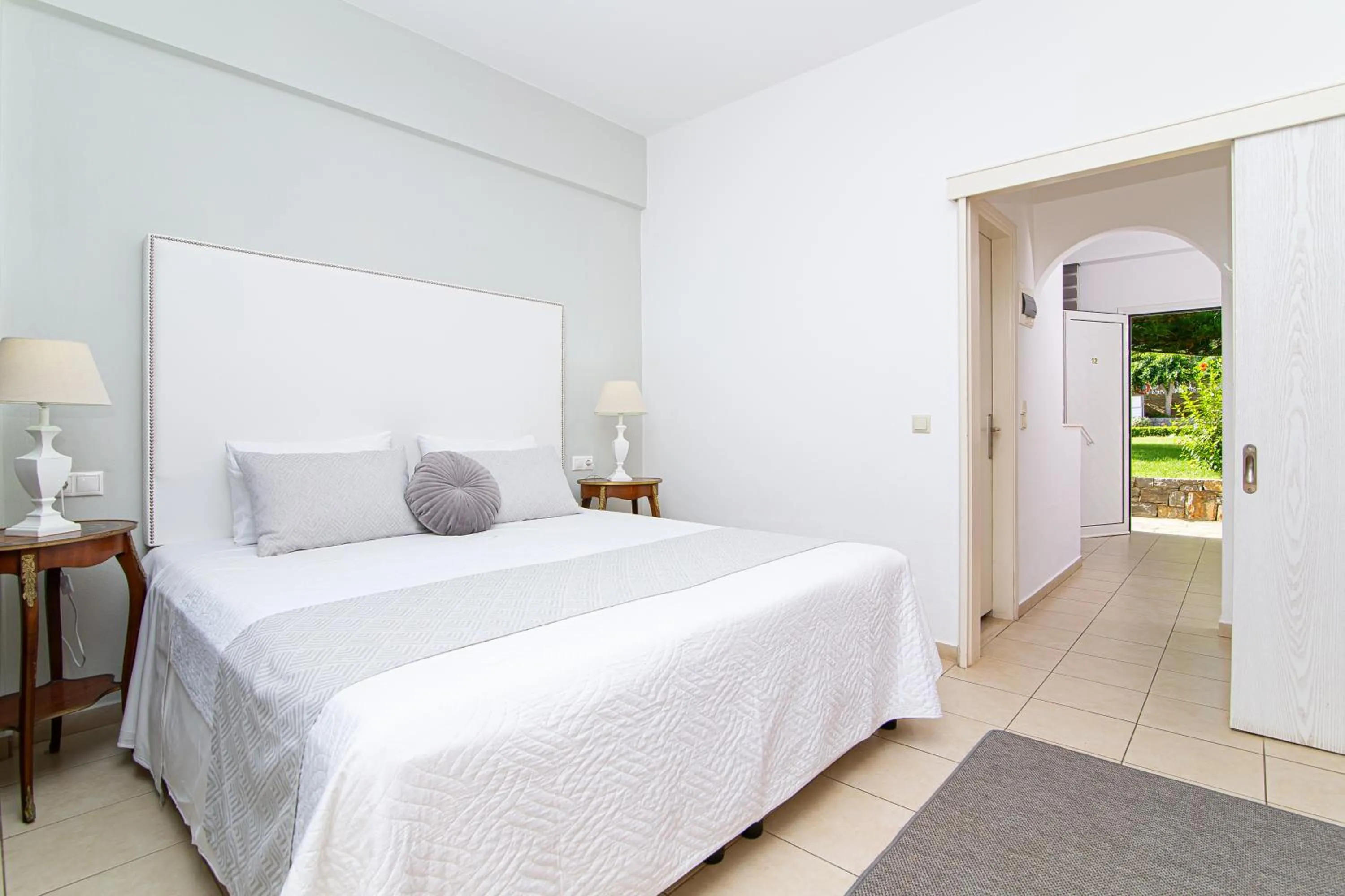 Bedroom, Bed in Villa Mare Monte ApartHotel