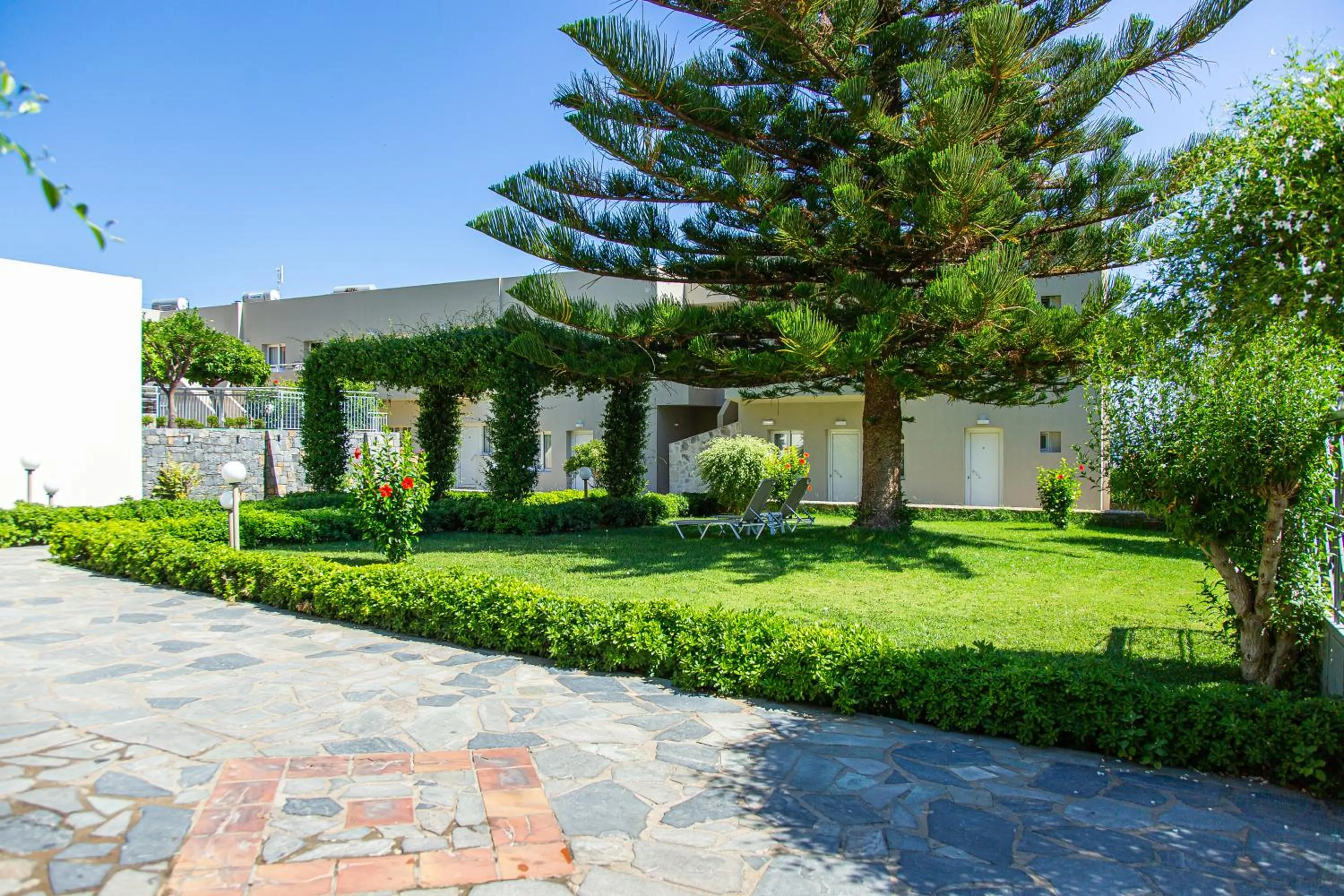 Garden in Villa Mare Monte ApartHotel