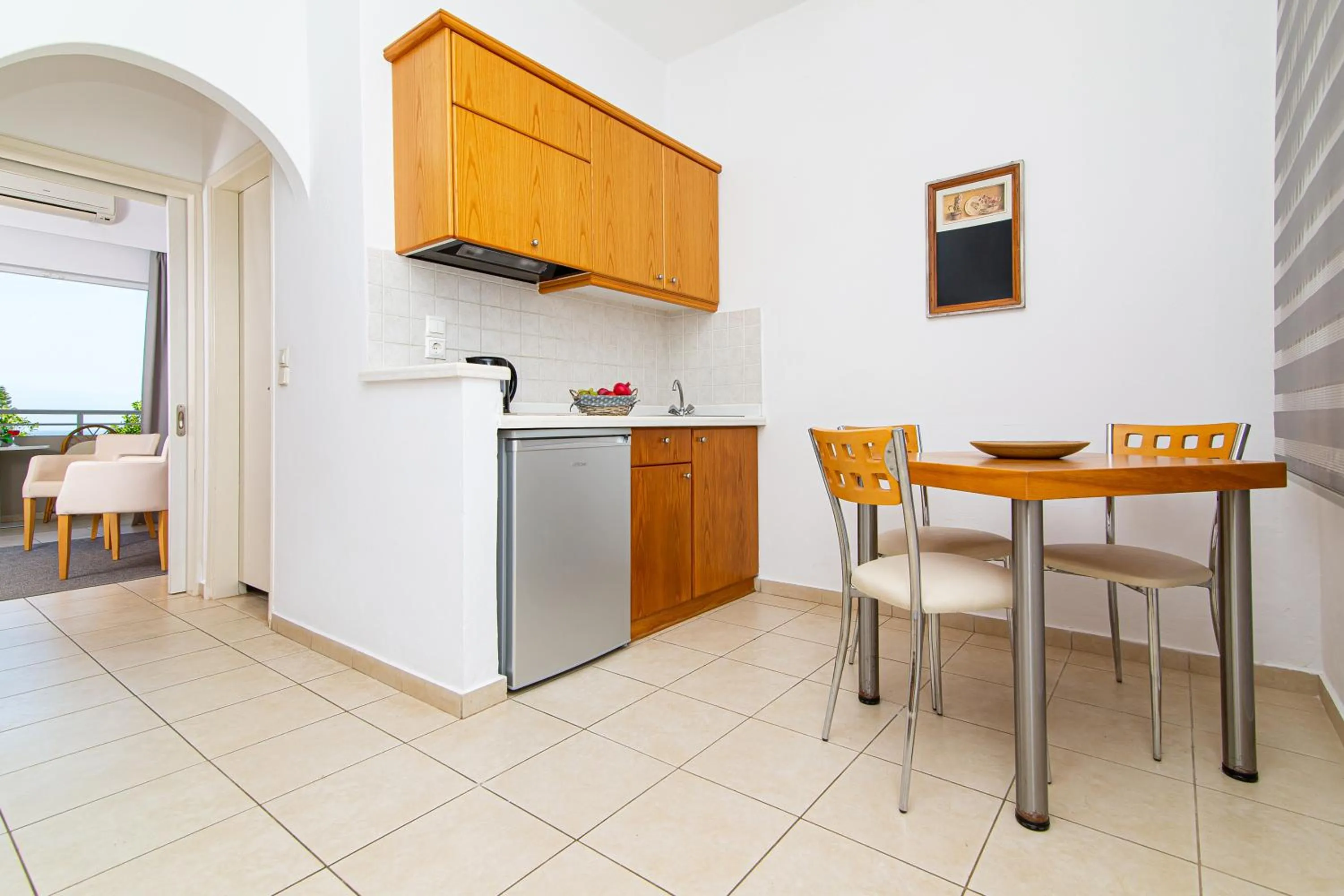 Kitchen or kitchenette in Villa Mare Monte ApartHotel