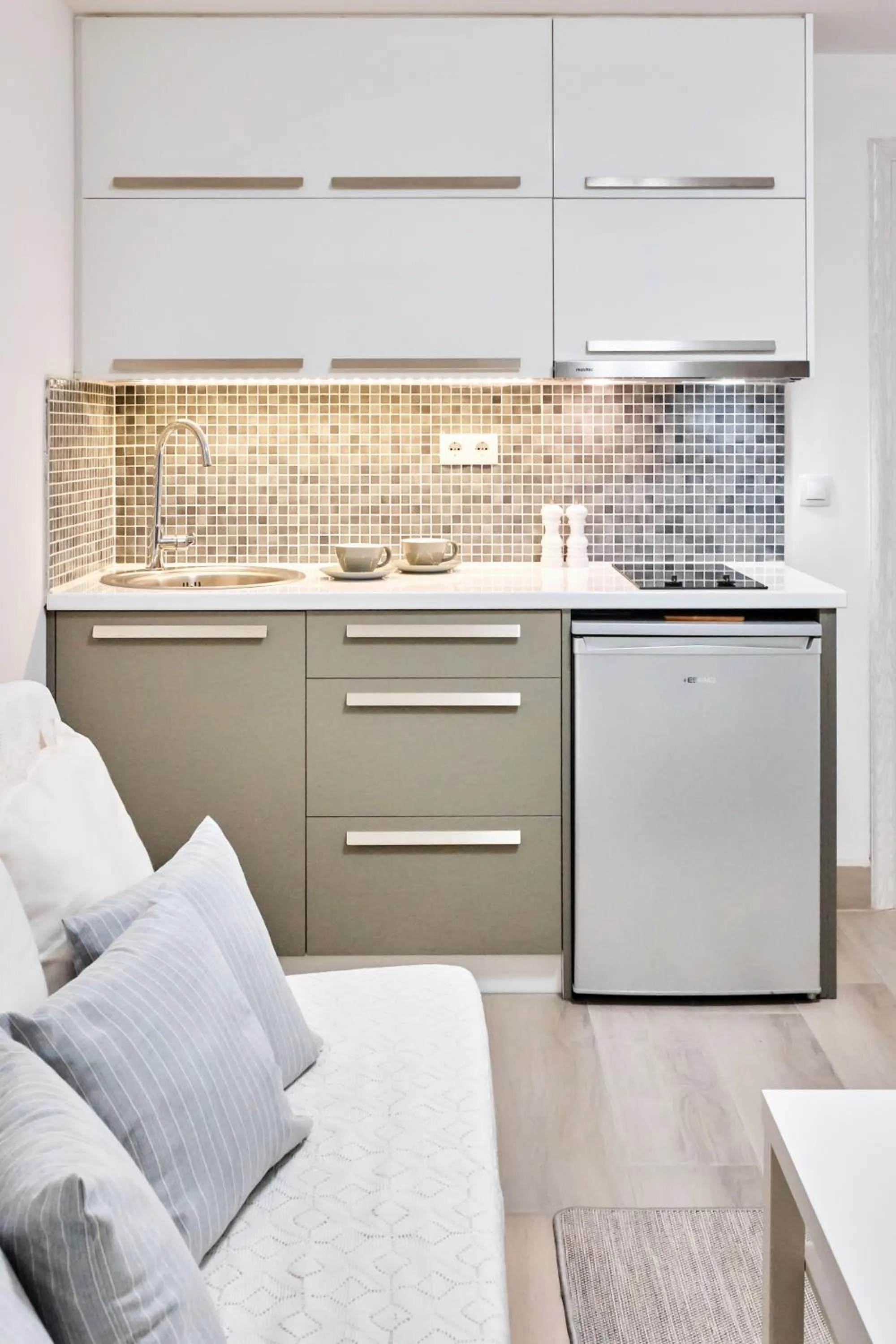 Kitchen or kitchenette in Villa Mare Monte ApartHotel