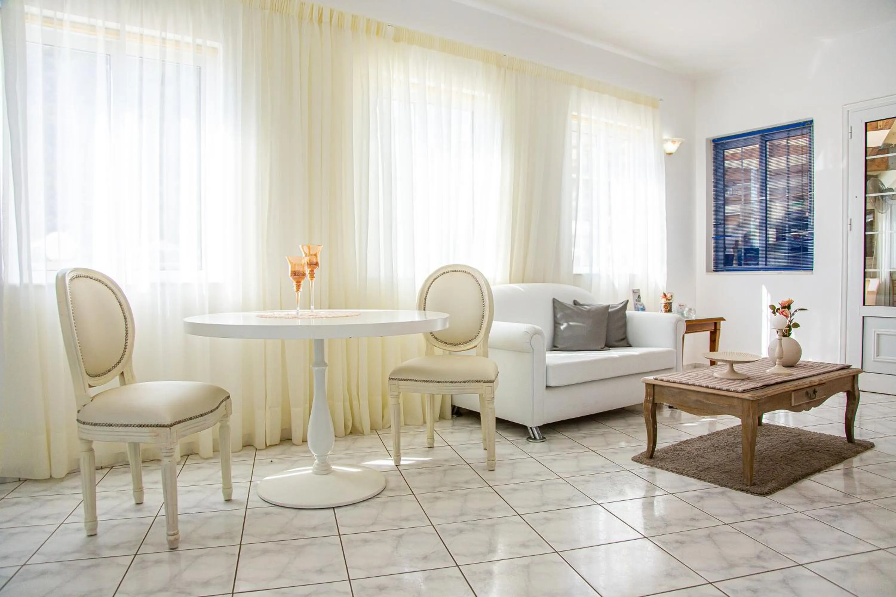 Lobby or reception in Villa Mare Monte ApartHotel