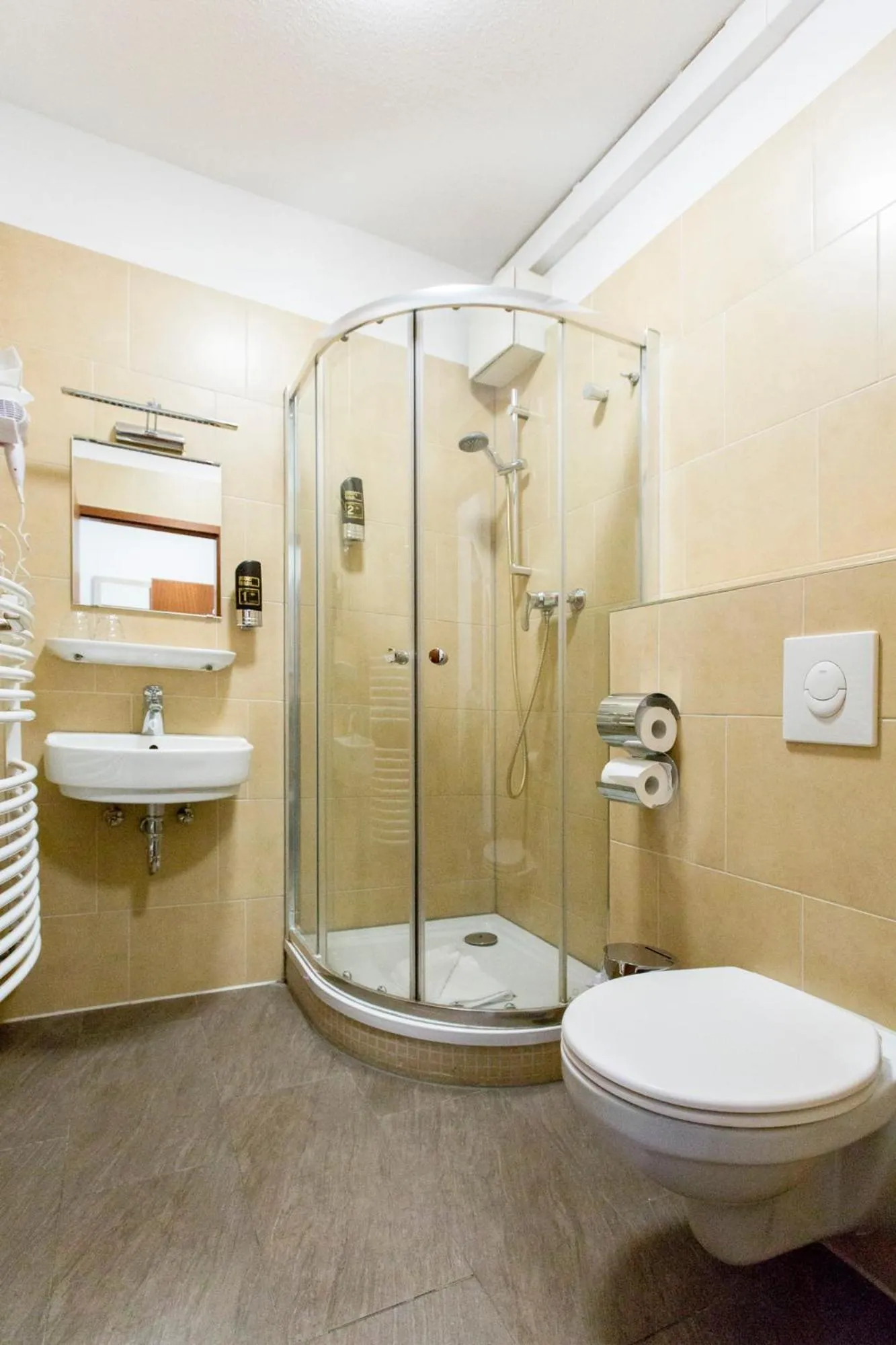 Shower in Hotel-Pension ODIN