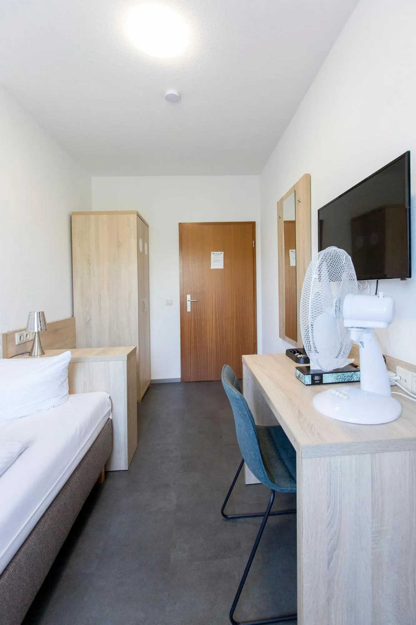 Photo of the whole room, Bed in Hotel-Pension ODIN