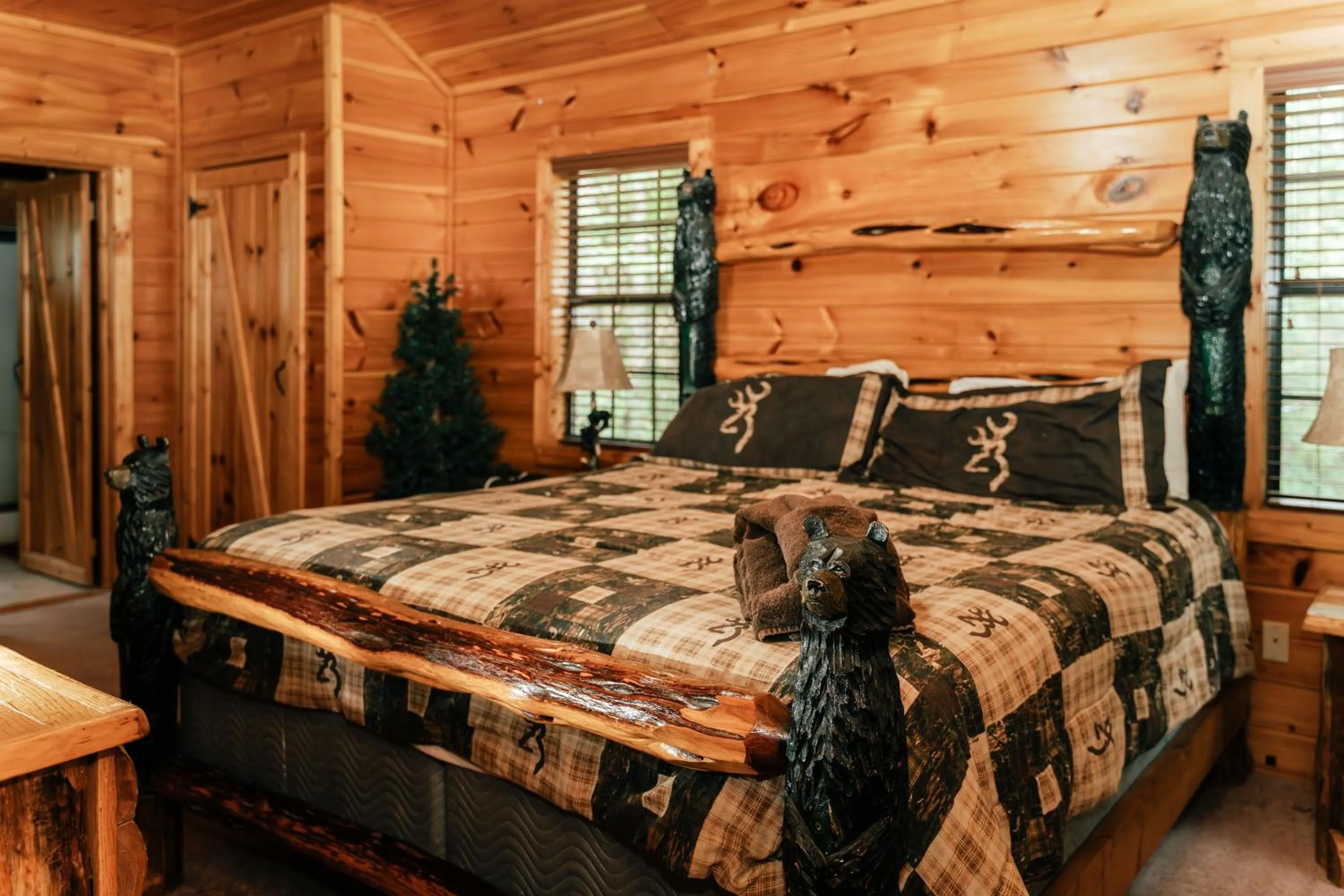 Bedroom, Bed in Mountain Seclusion