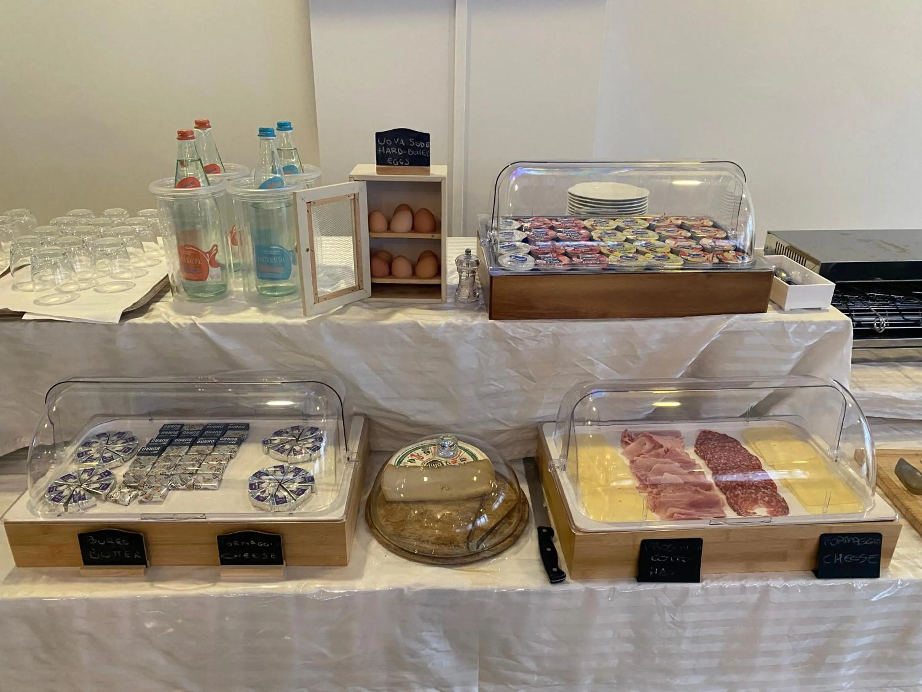 Kitchen or kitchenette in Green Hotel