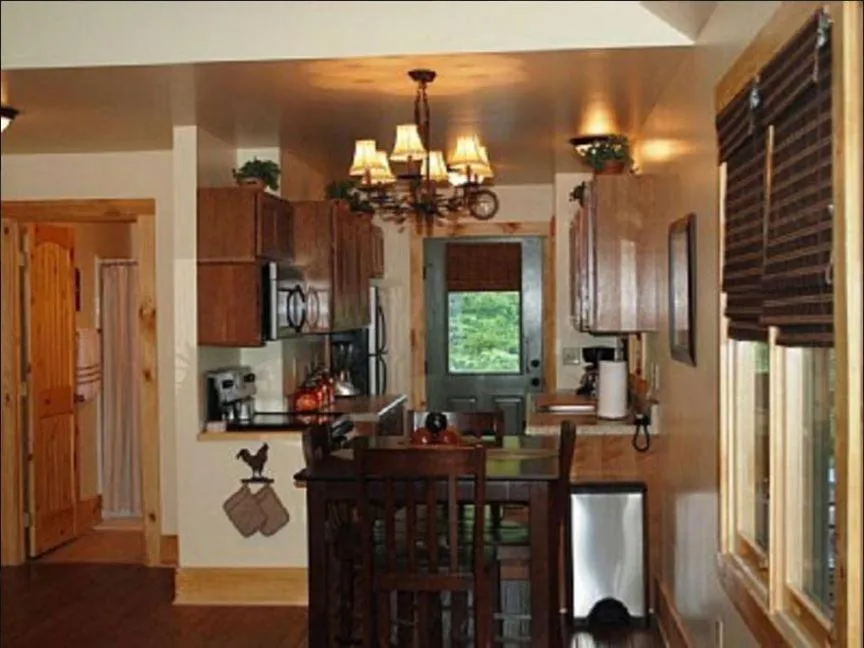 Kitchen or kitchenette in Rooster Ridge