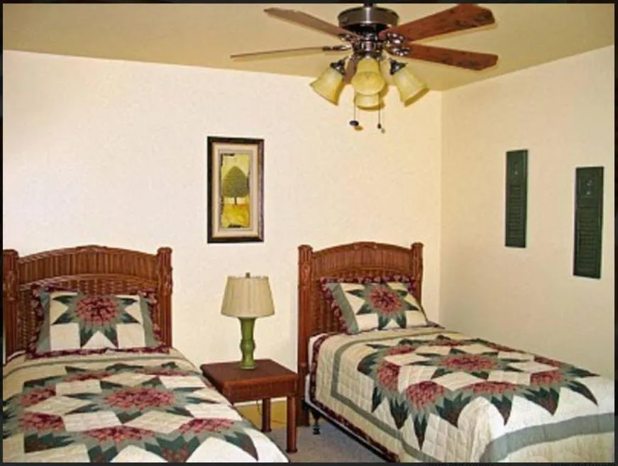 Bedroom, Bed in Rooster Ridge