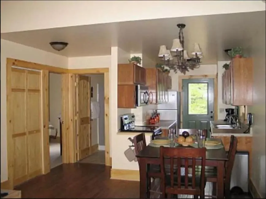 Kitchen or kitchenette in Rooster Ridge