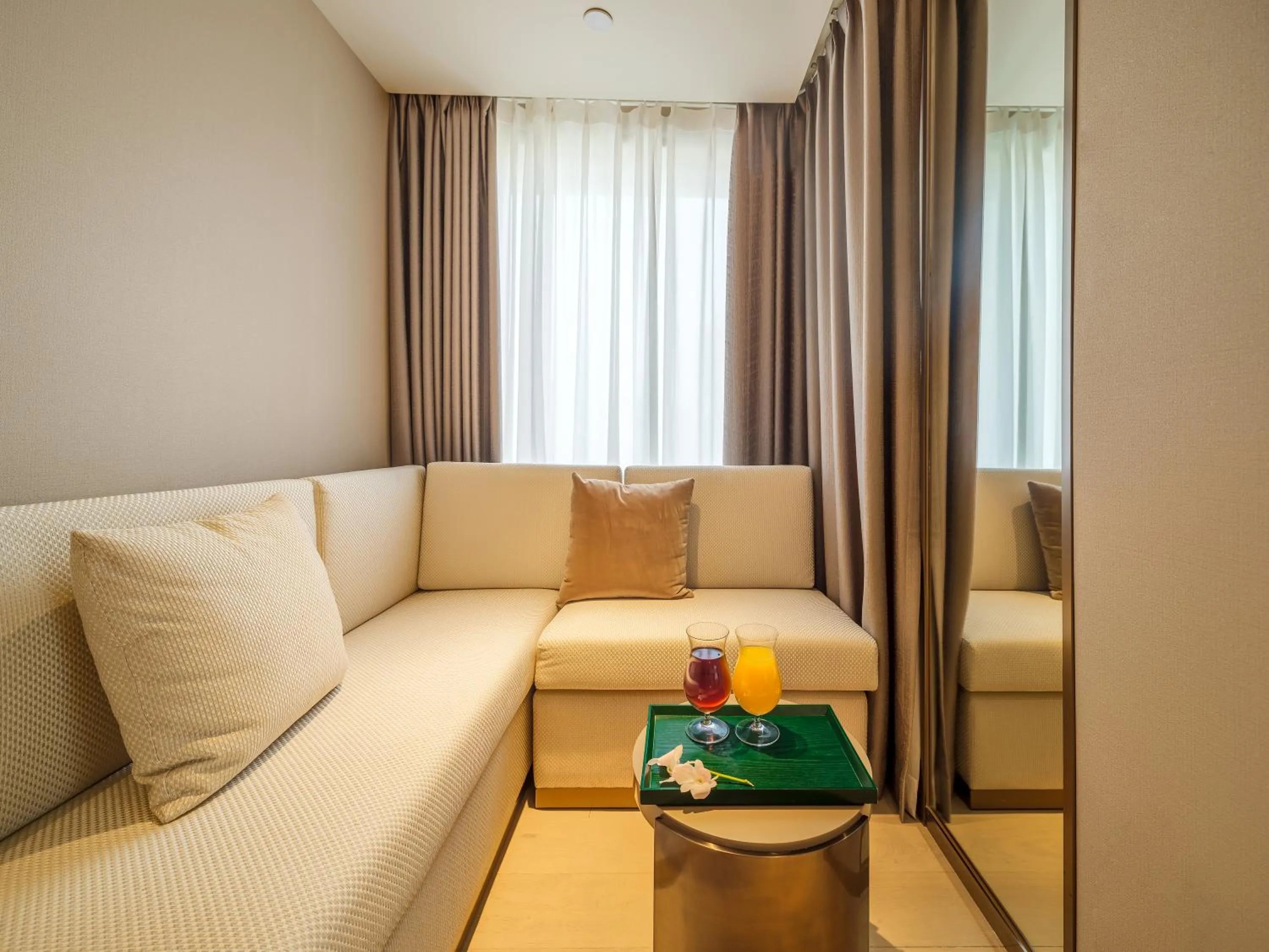 Seating area in Donghu Collection Hotel