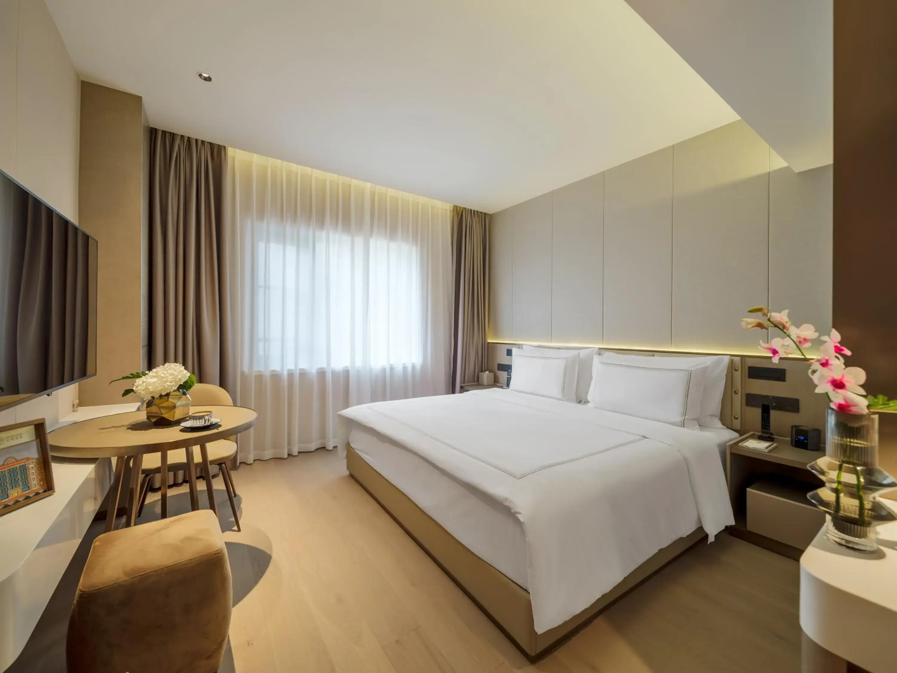 Superior king-size bed Room in Donghu Collection Hotel Superior king-size bed Room in Donghu Collection Hotel