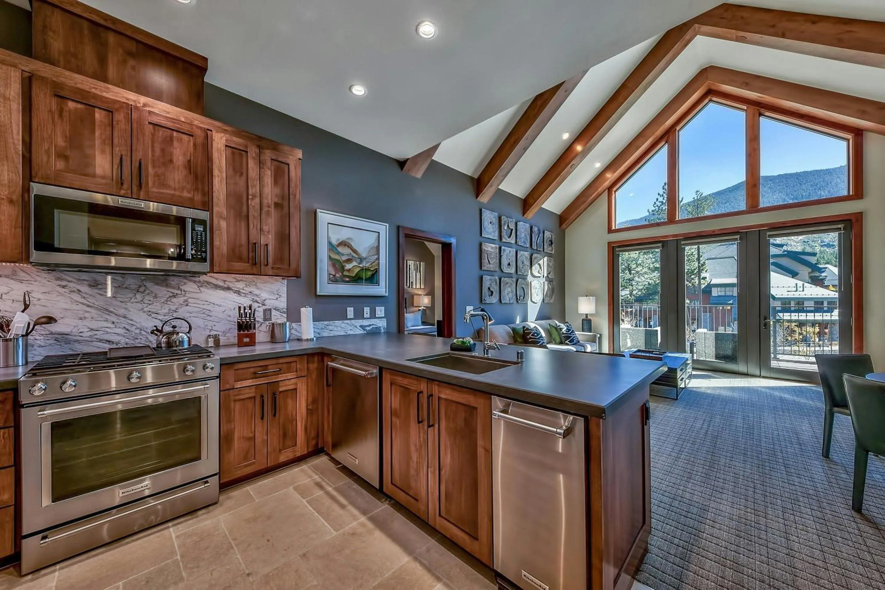 Communal kitchen in Zalanta, A Vail Resorts Property