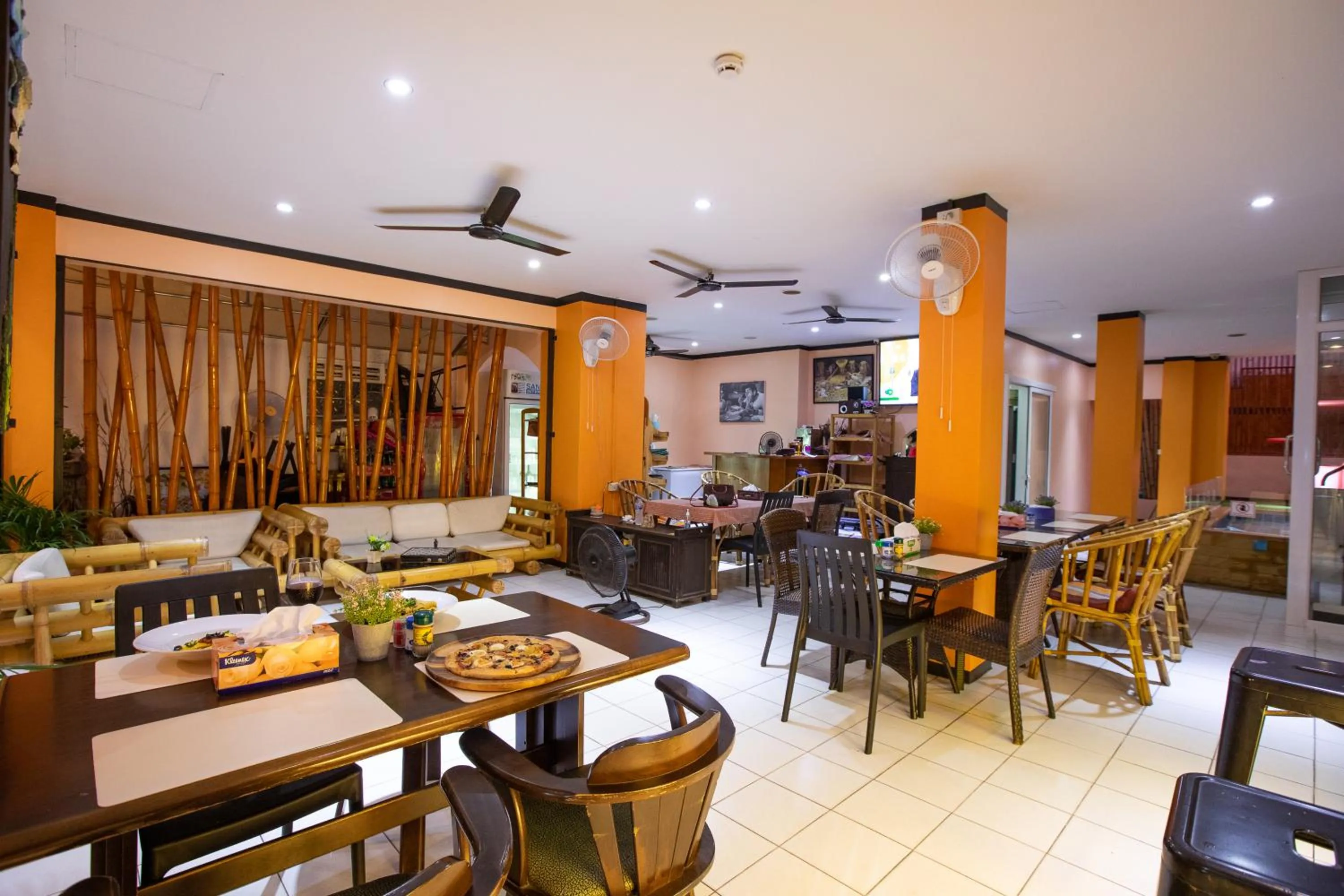 Restaurant/places to eat in Hotel Sole