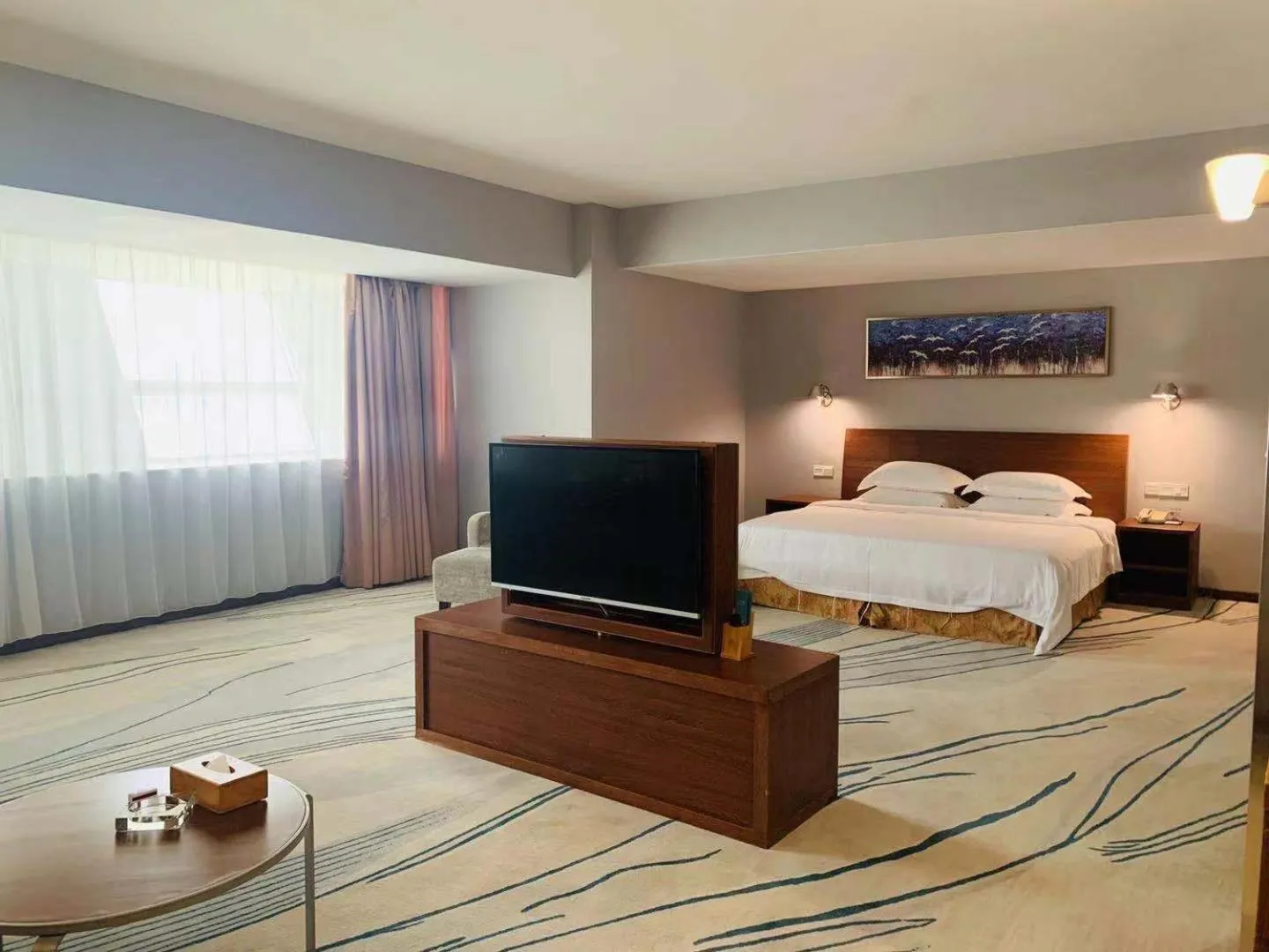 Communal lounge/ TV room, Bed in Days Inn Guangzhou