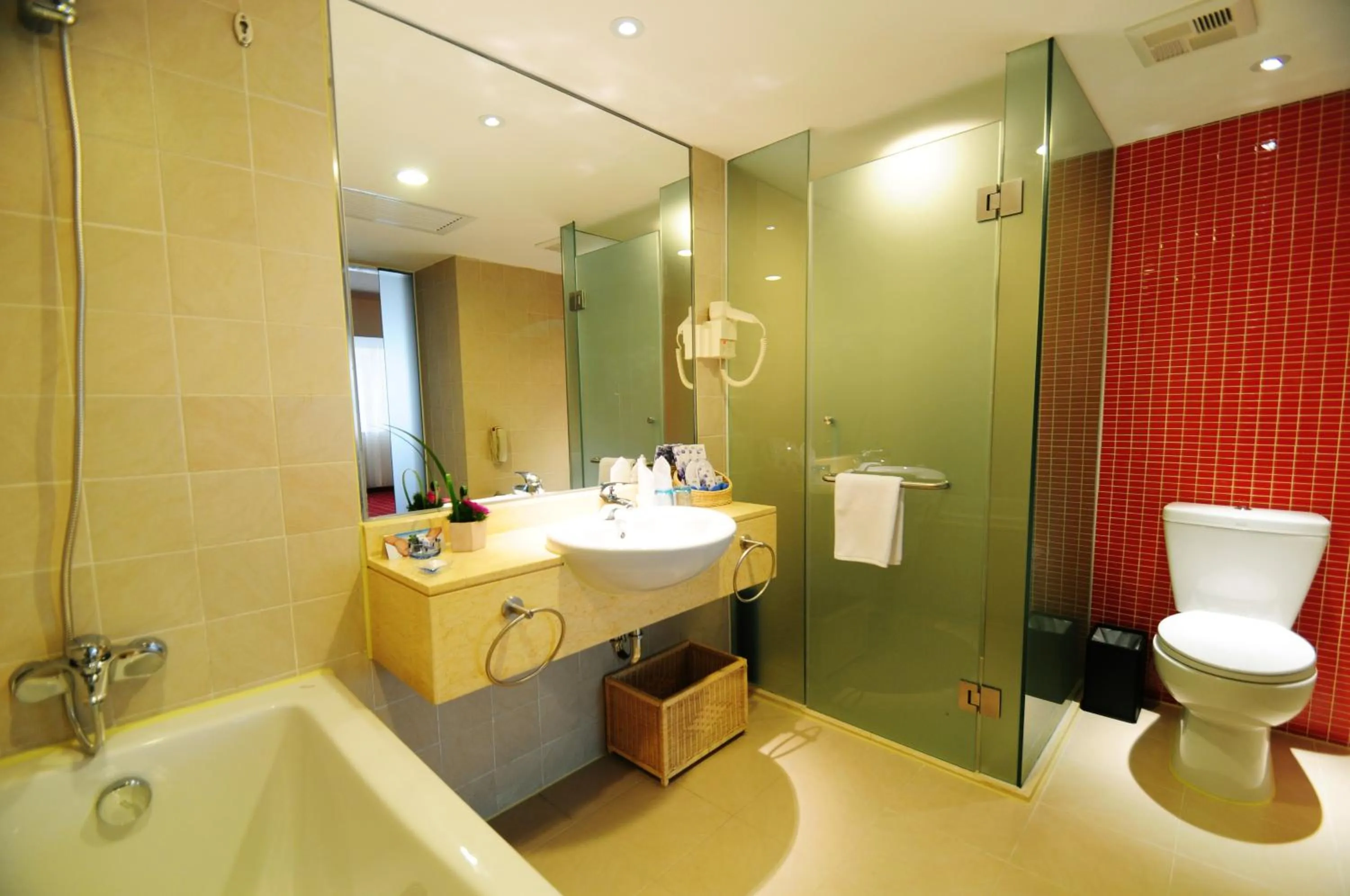 Bathroom in Days Inn Guangzhou