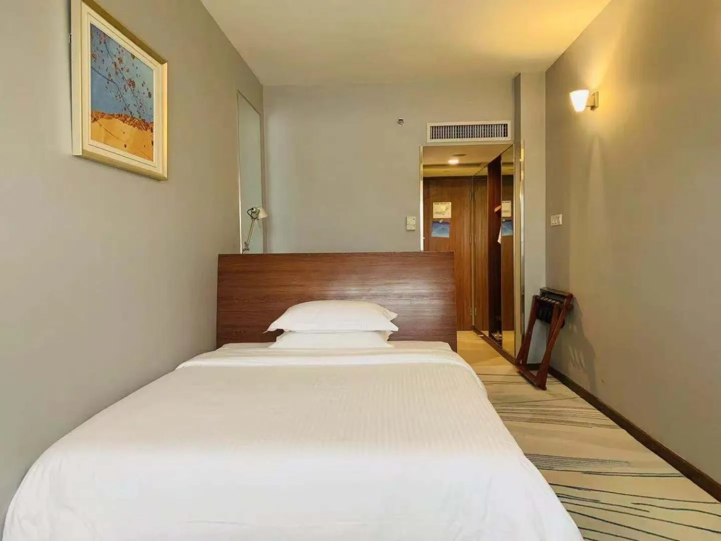 Bed in Days Inn Guangzhou