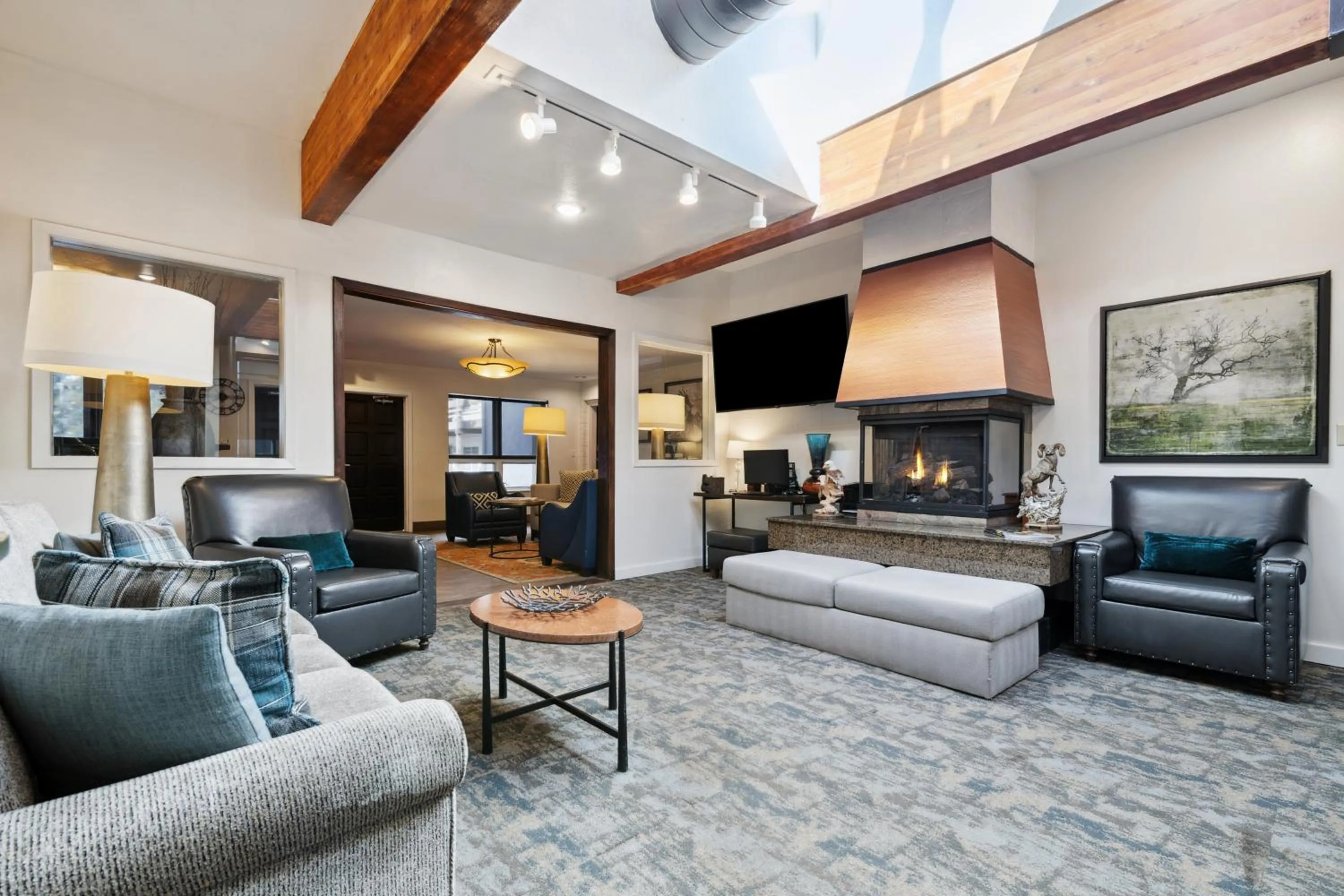 Communal lounge/ TV room in Eagle Point Resort