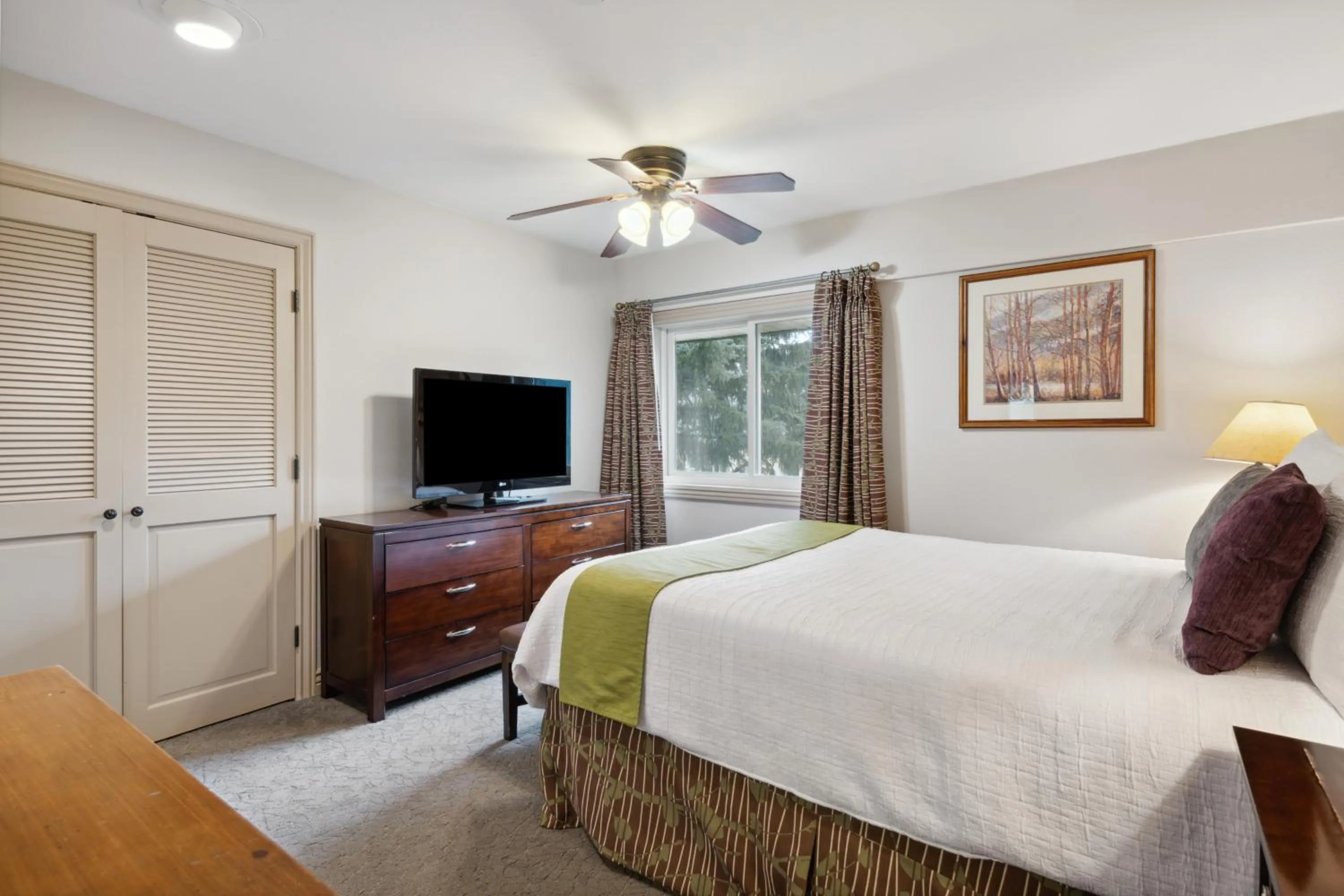 Bedroom, Bed in Falcon Point