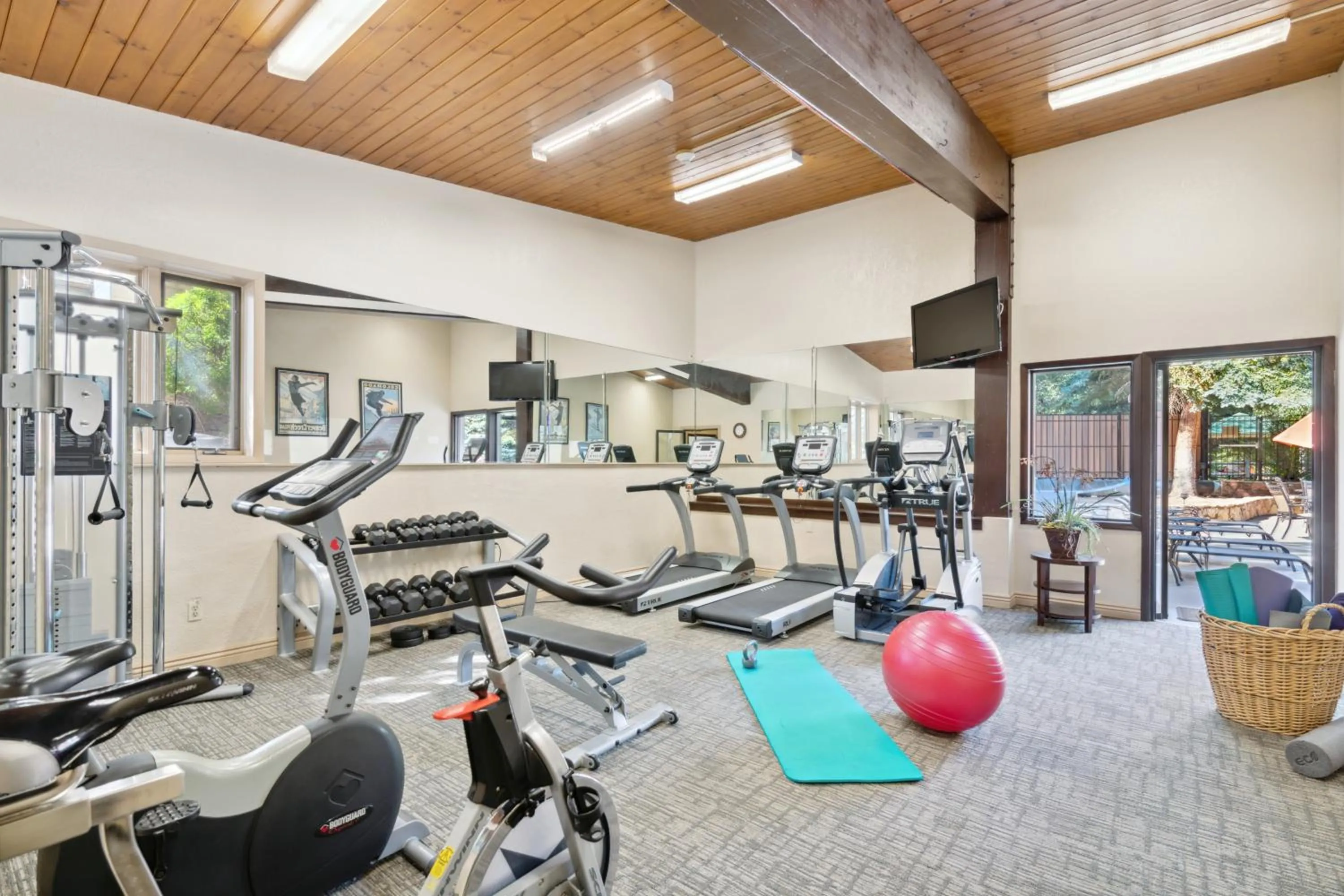 Fitness centre/facilities in Falcon Point