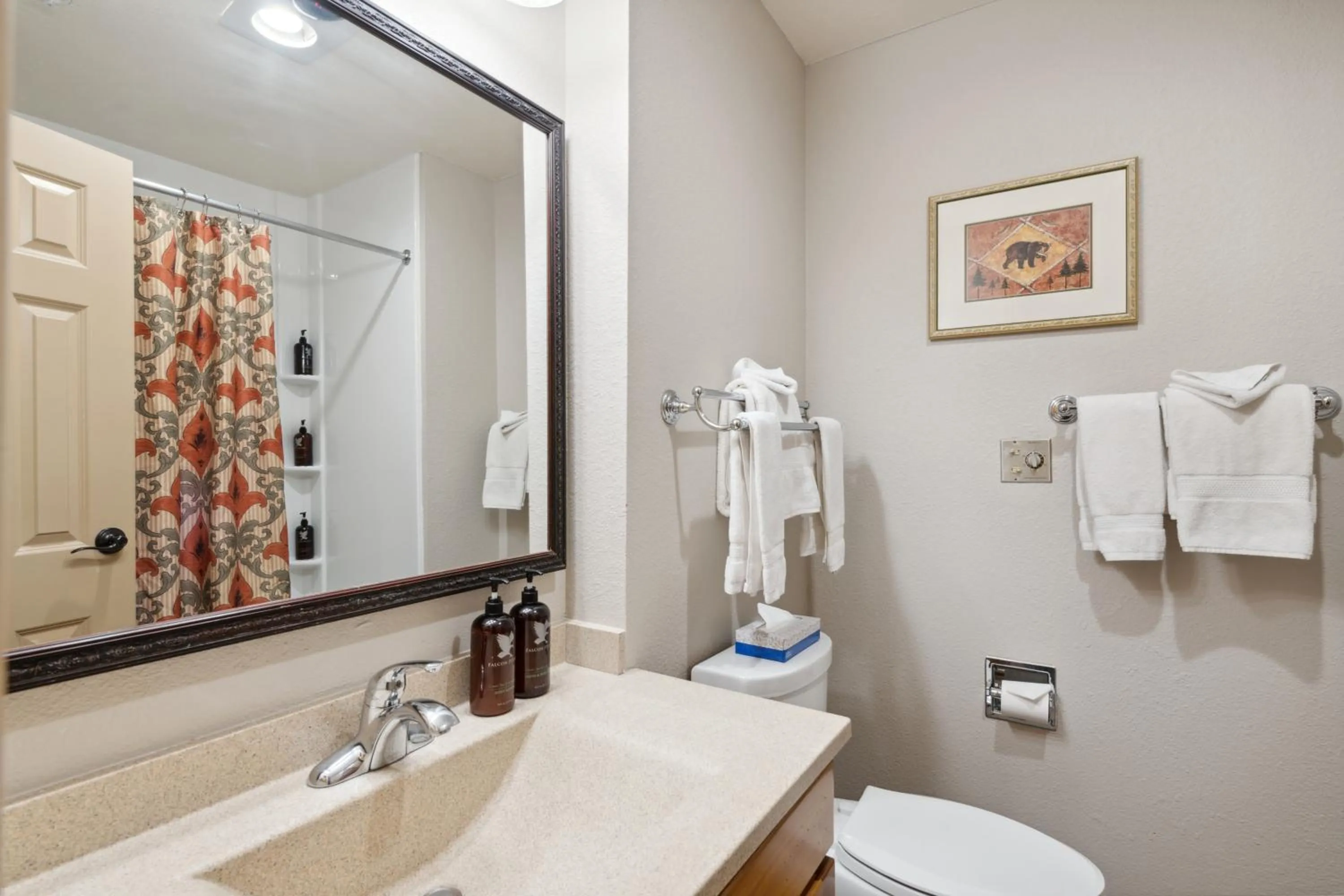 Bathroom in Falcon Point