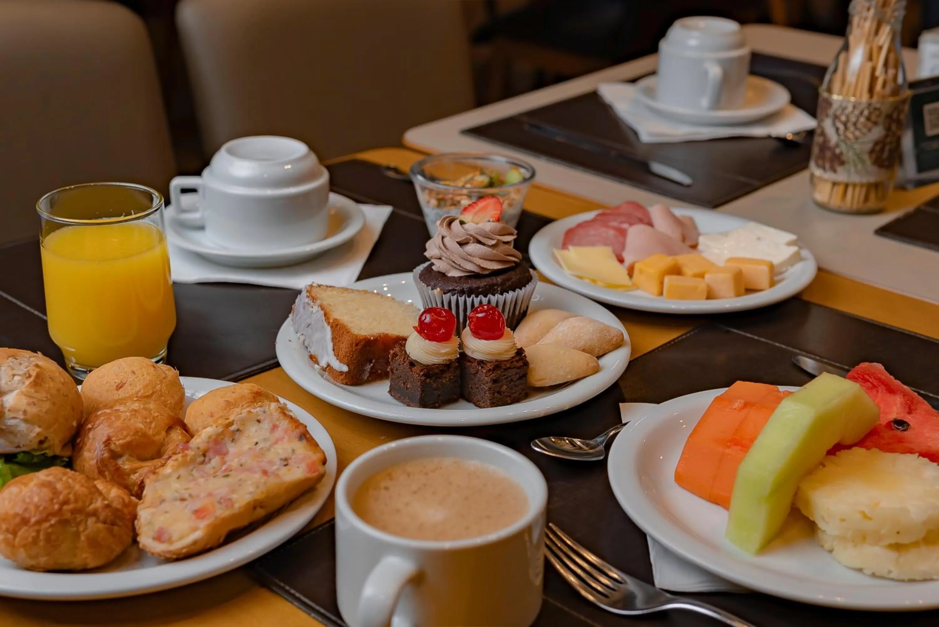 Food and drinks in Hotel Laghetto Gramado