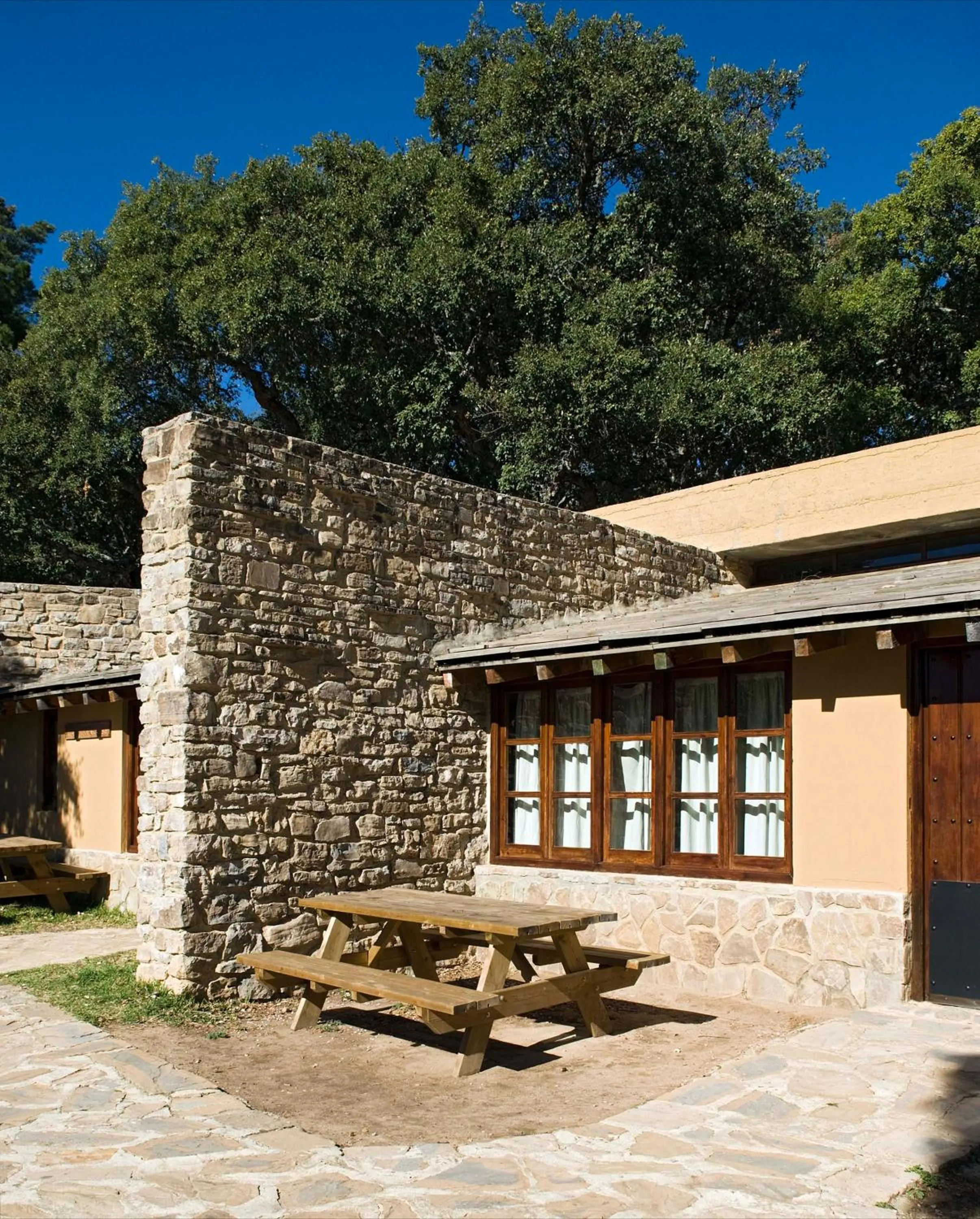 Facade/entrance in Albergue Inturjoven Cortes De La Frontera