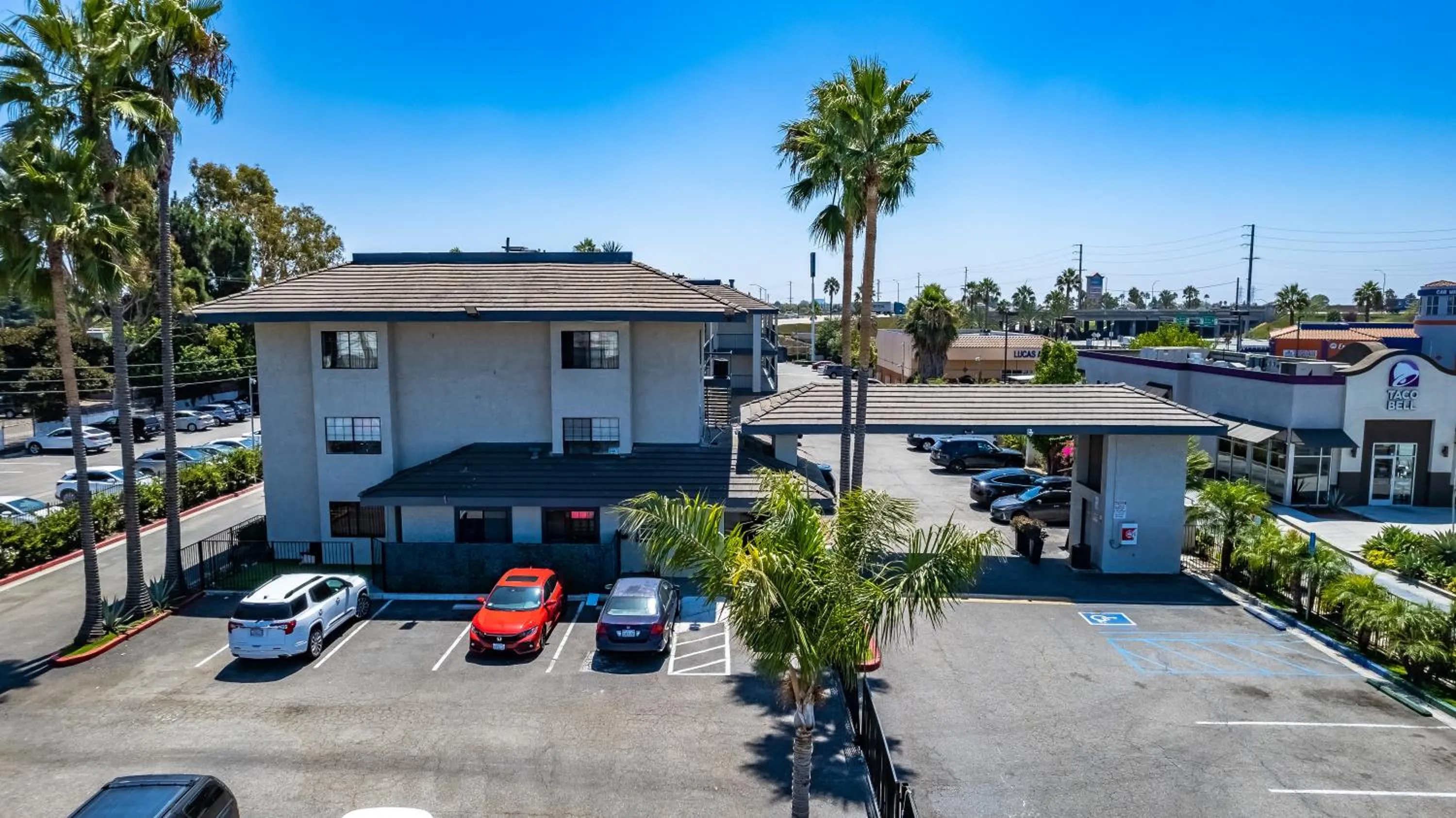 Property building in Morada Inn