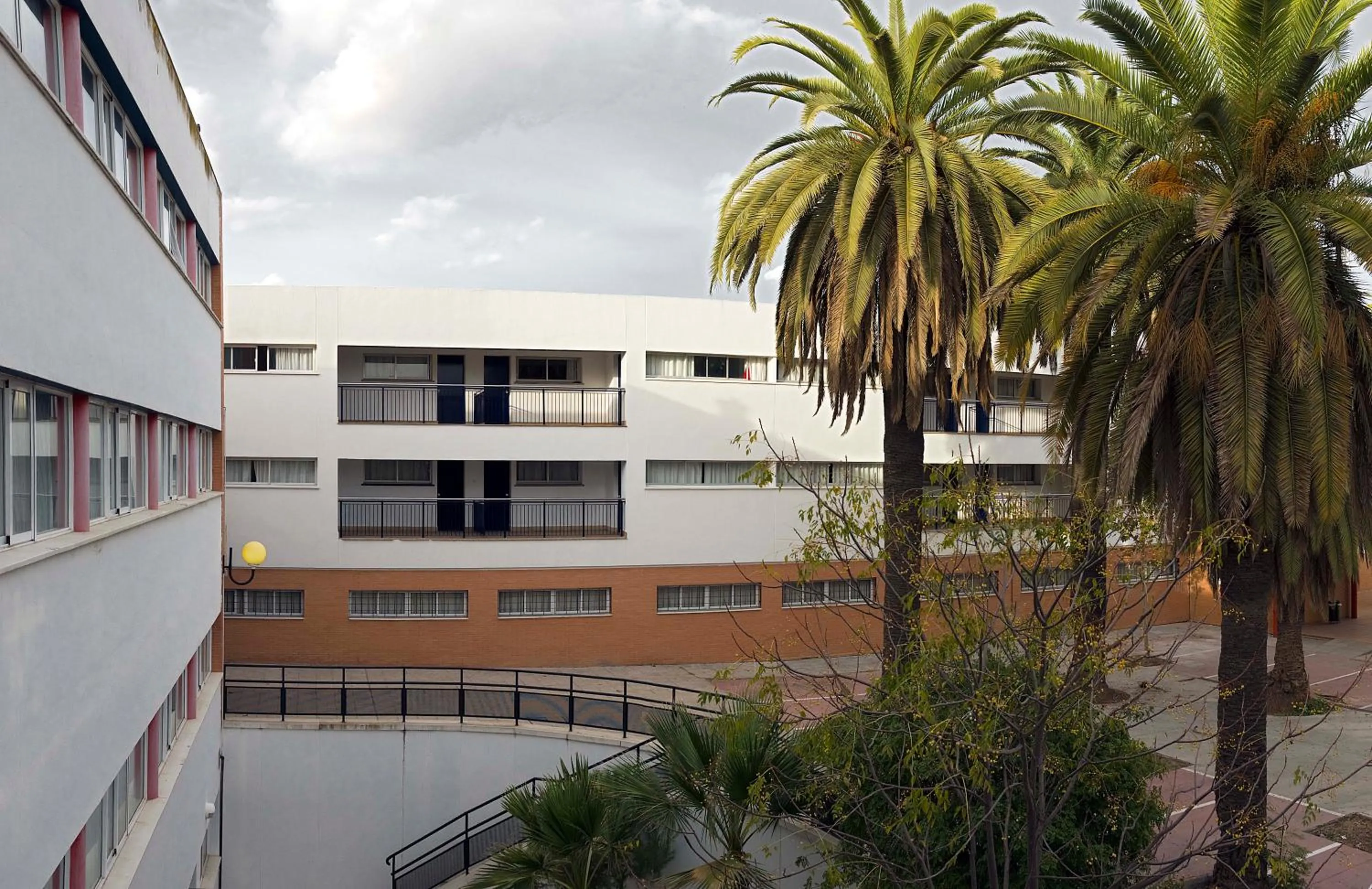Facade/entrance in Albergue Inturjoven Sevilla