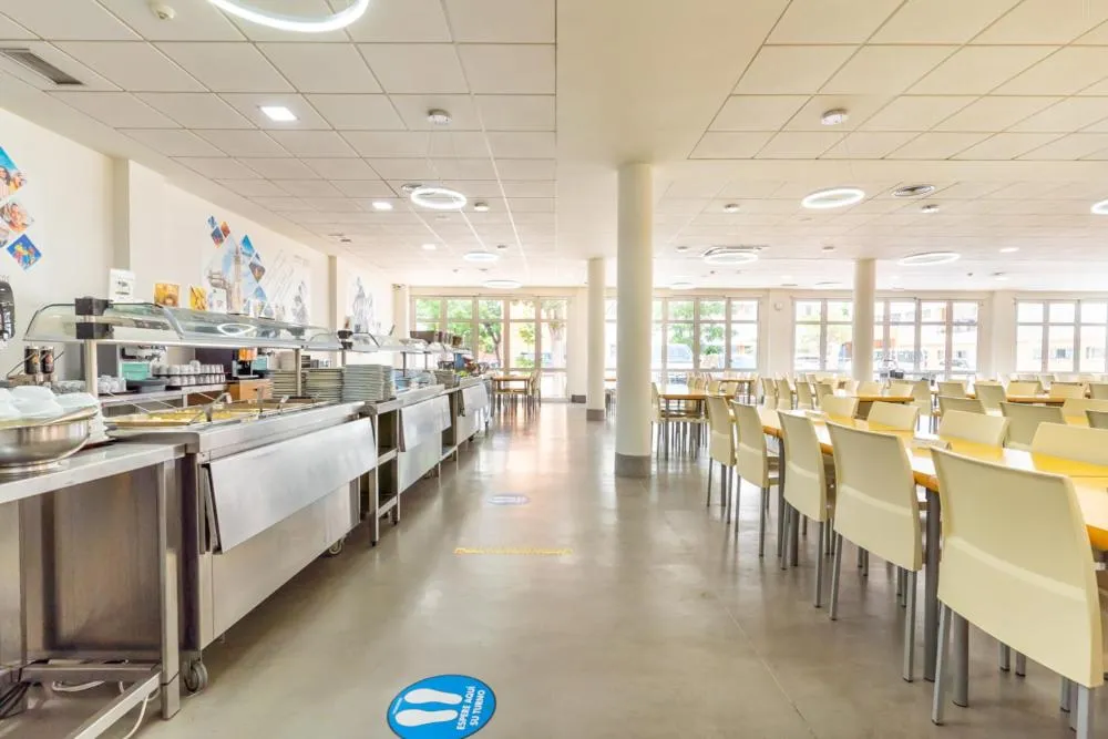 Restaurant/places to eat in Albergue Inturjoven Sevilla