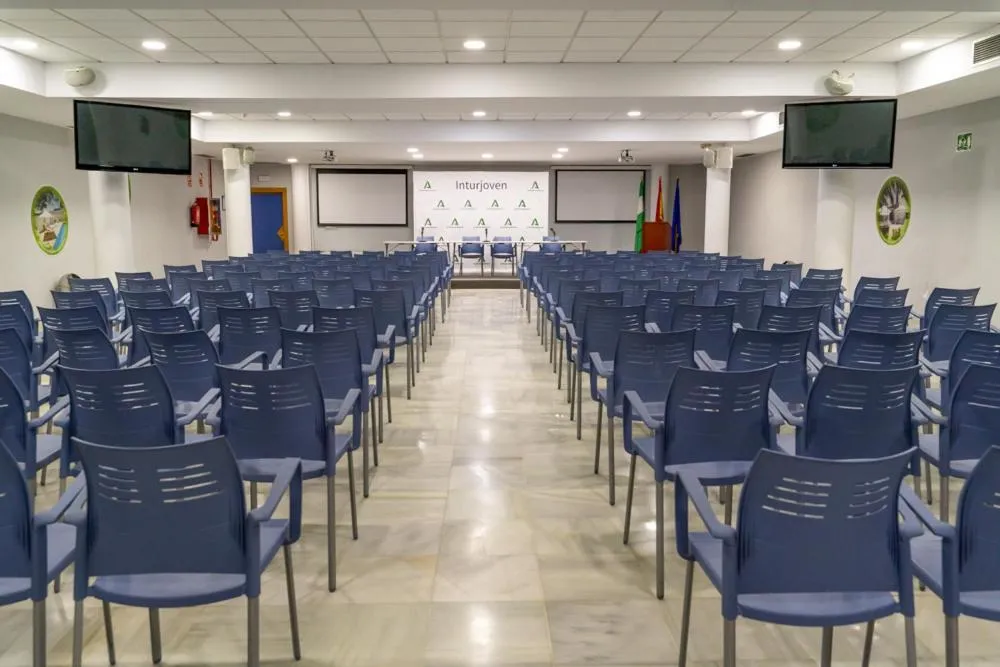 Meeting/conference room in Albergue Inturjoven Sevilla