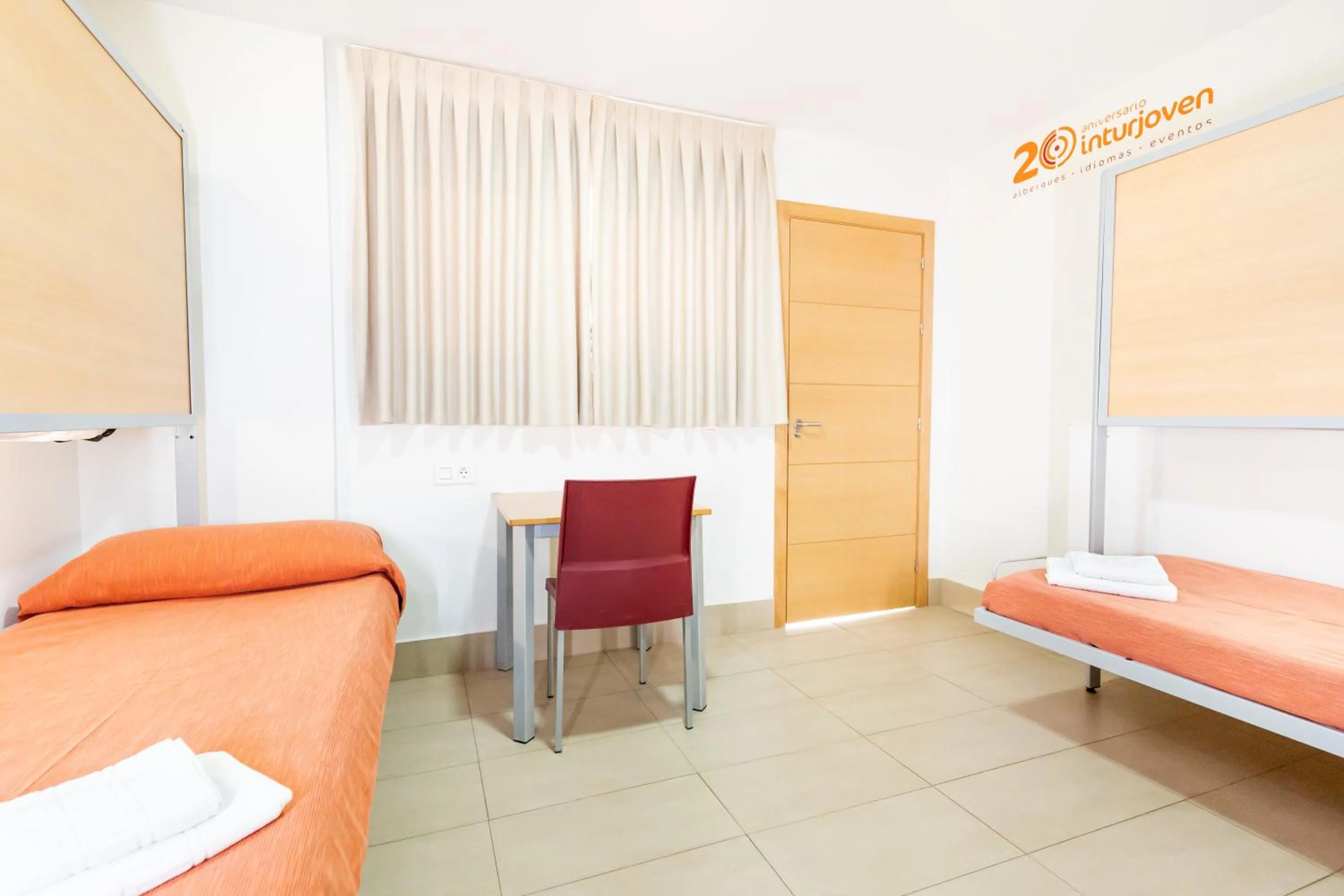 Photo of the whole room, Bed in Albergue Inturjoven Sevilla