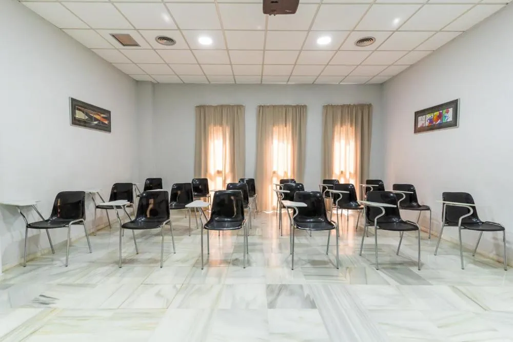Meeting/conference room in Albergue Inturjoven Sevilla