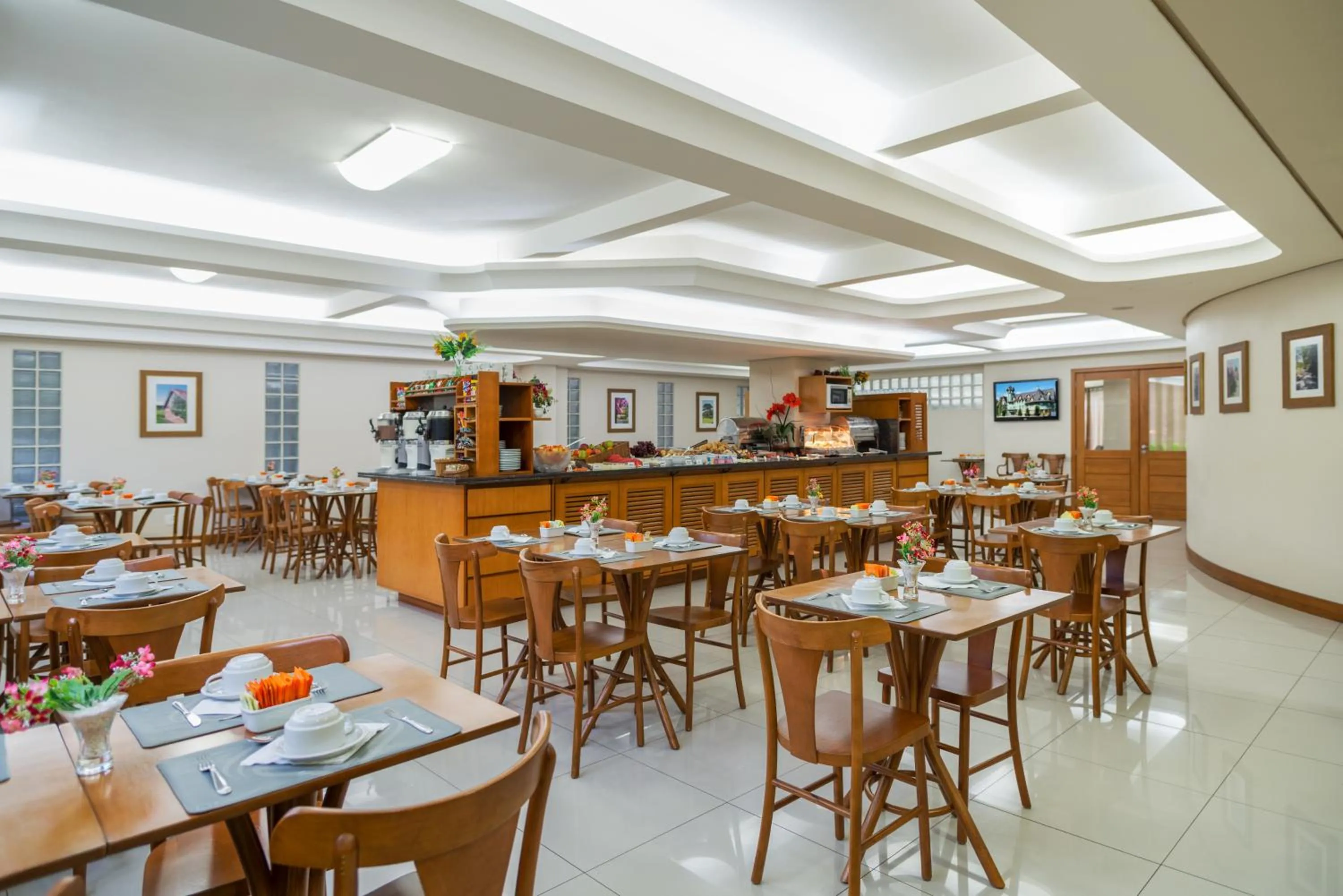 Restaurant/places to eat in Hotel Laghetto Premio