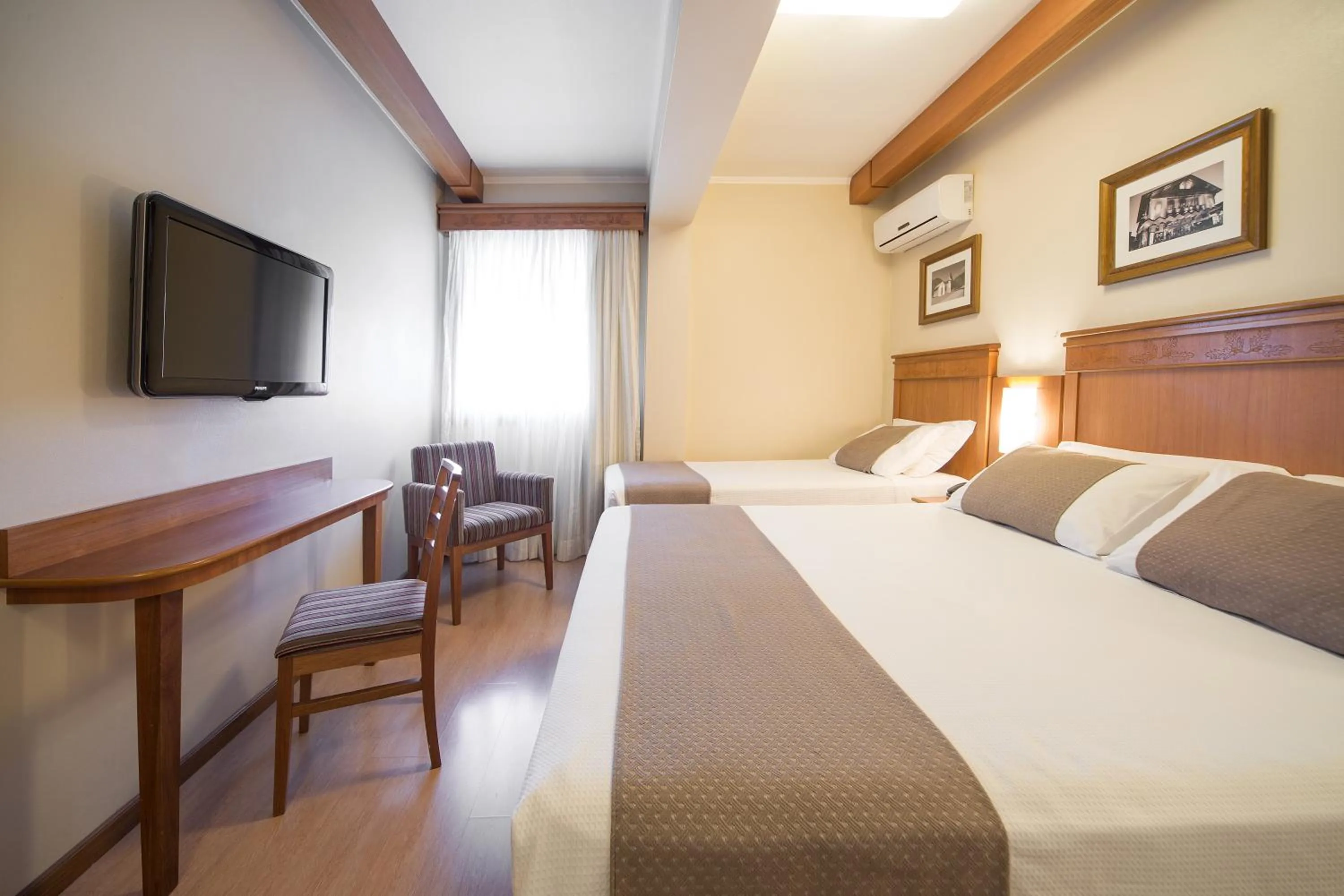 Photo of the whole room, Bed in Hotel Laghetto Premio