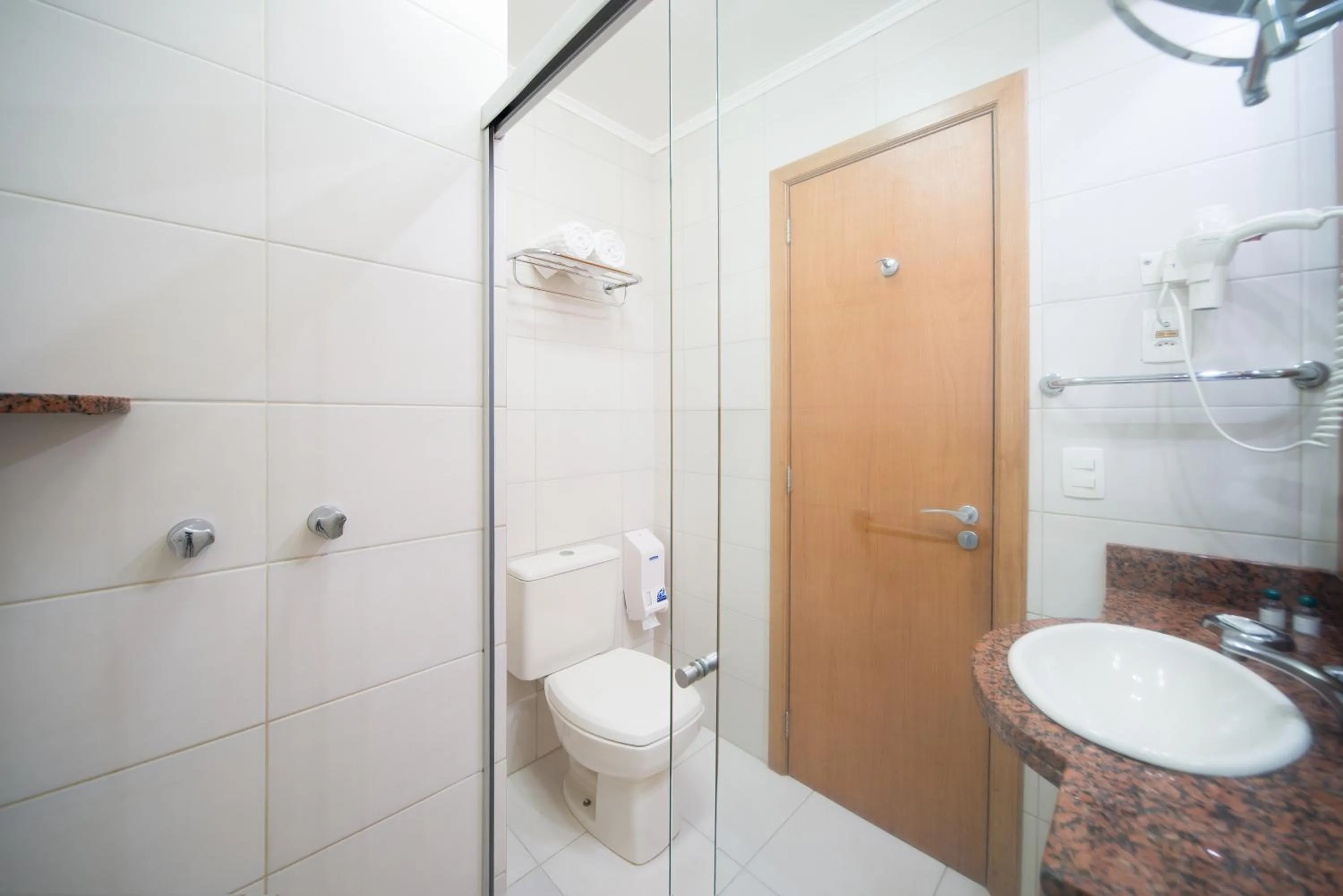 Bathroom in Hotel Laghetto Premio