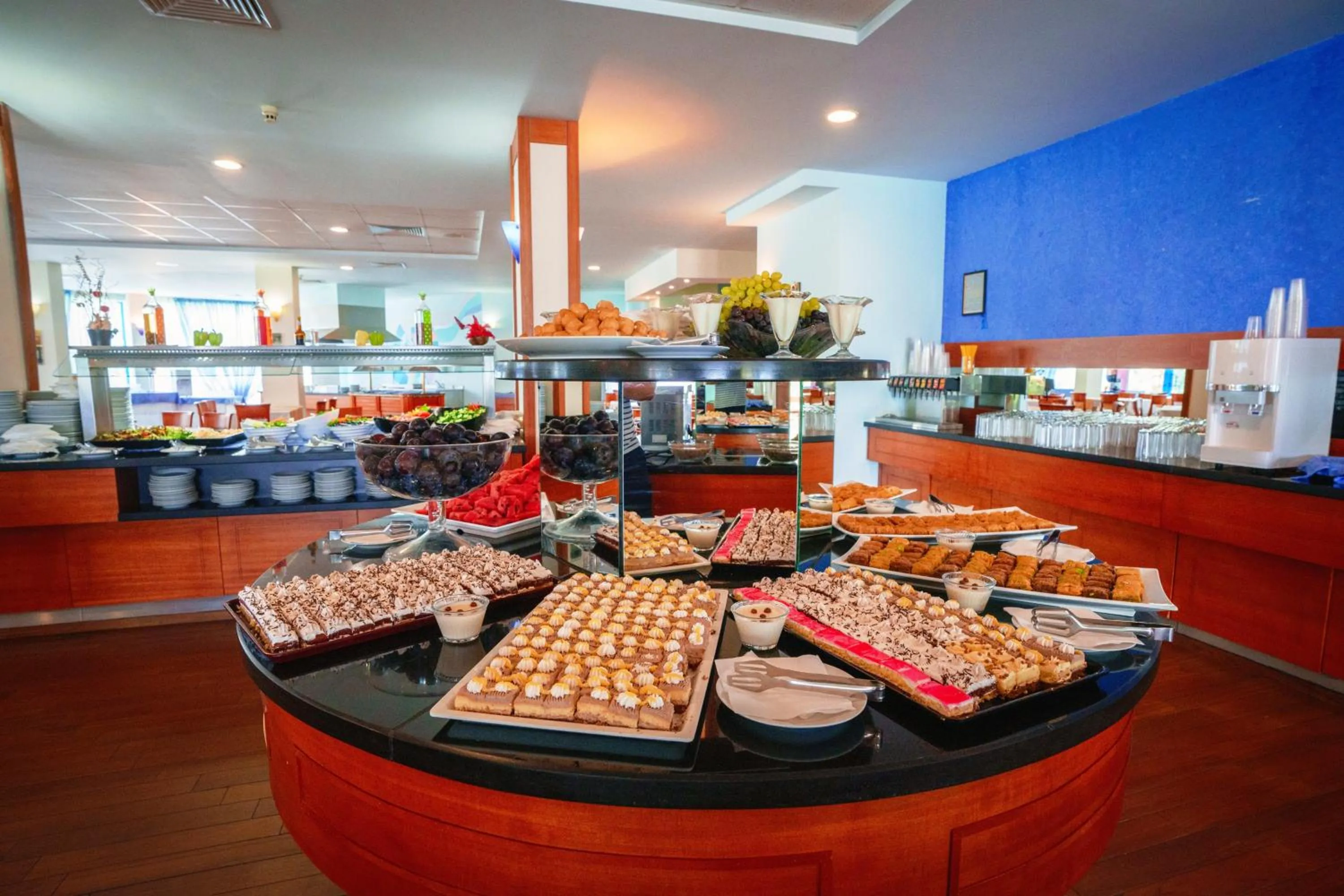 Food in Hotel Perla Beach Club - All Inclusive