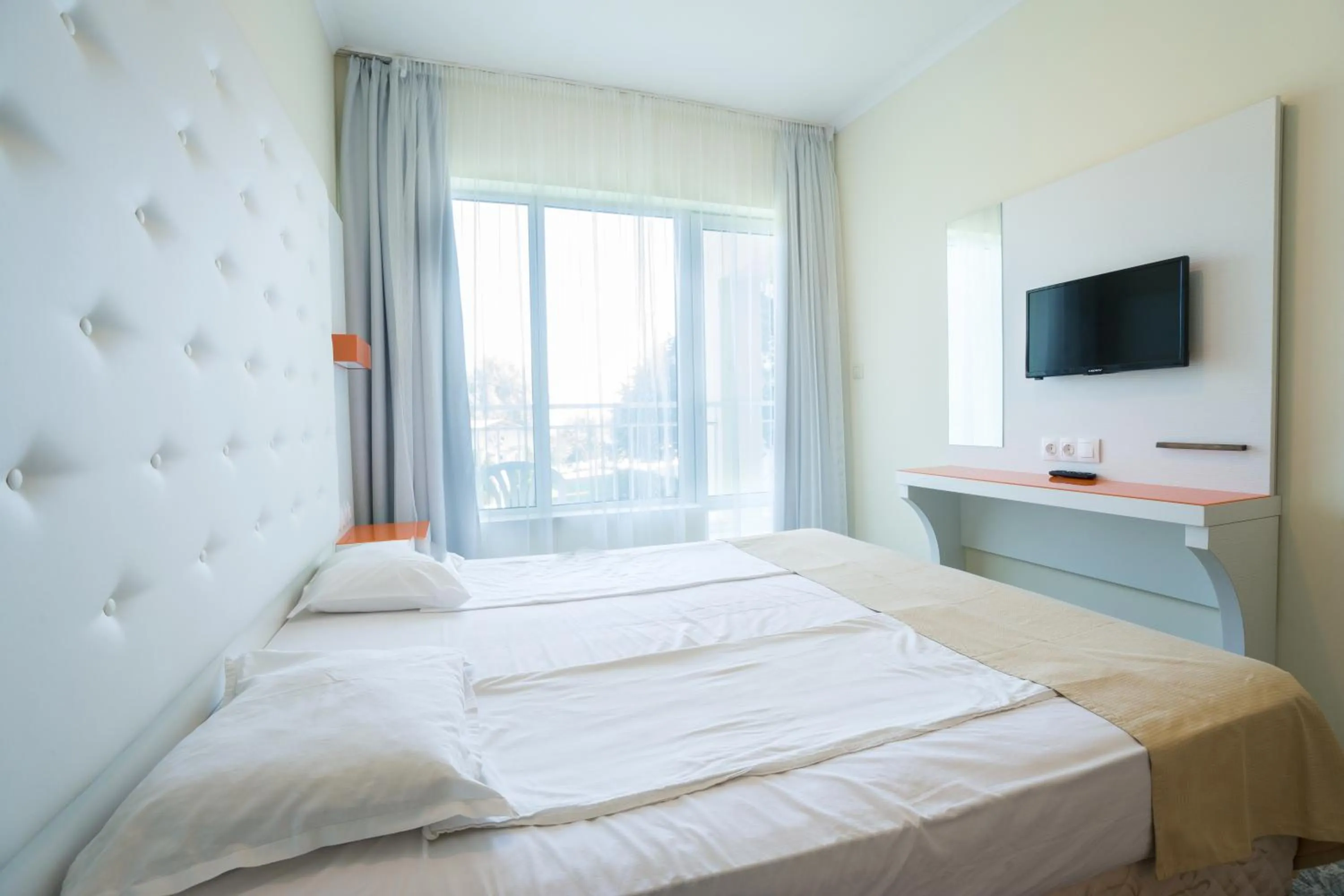 Photo of the whole room, Bed in Hotel Perla Beach Club - All Inclusive