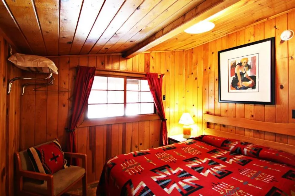 Bed in Three Bears Lodge