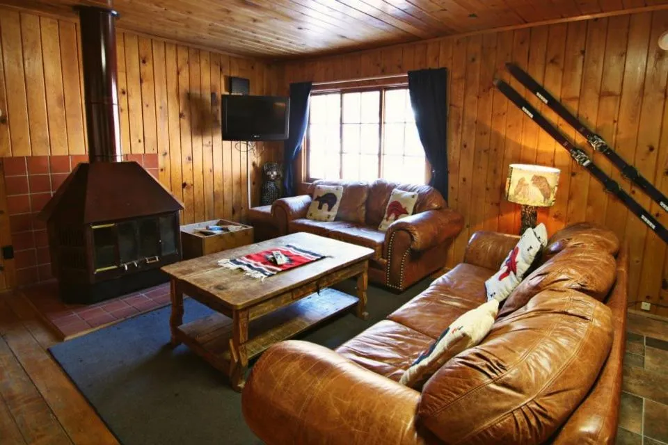 Living room in Three Bears Lodge