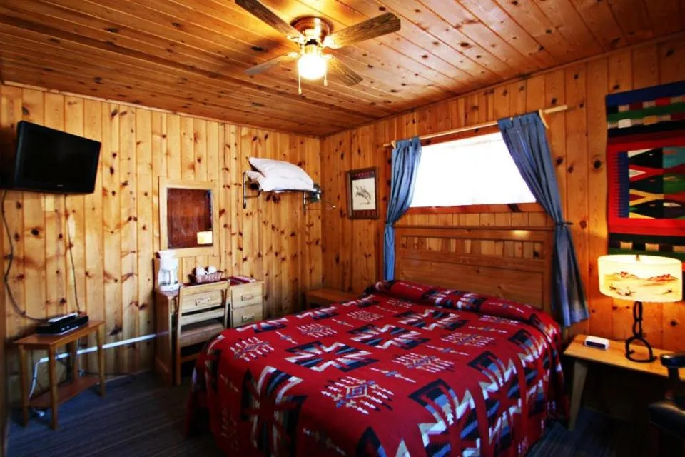 Bed in Three Bears Lodge