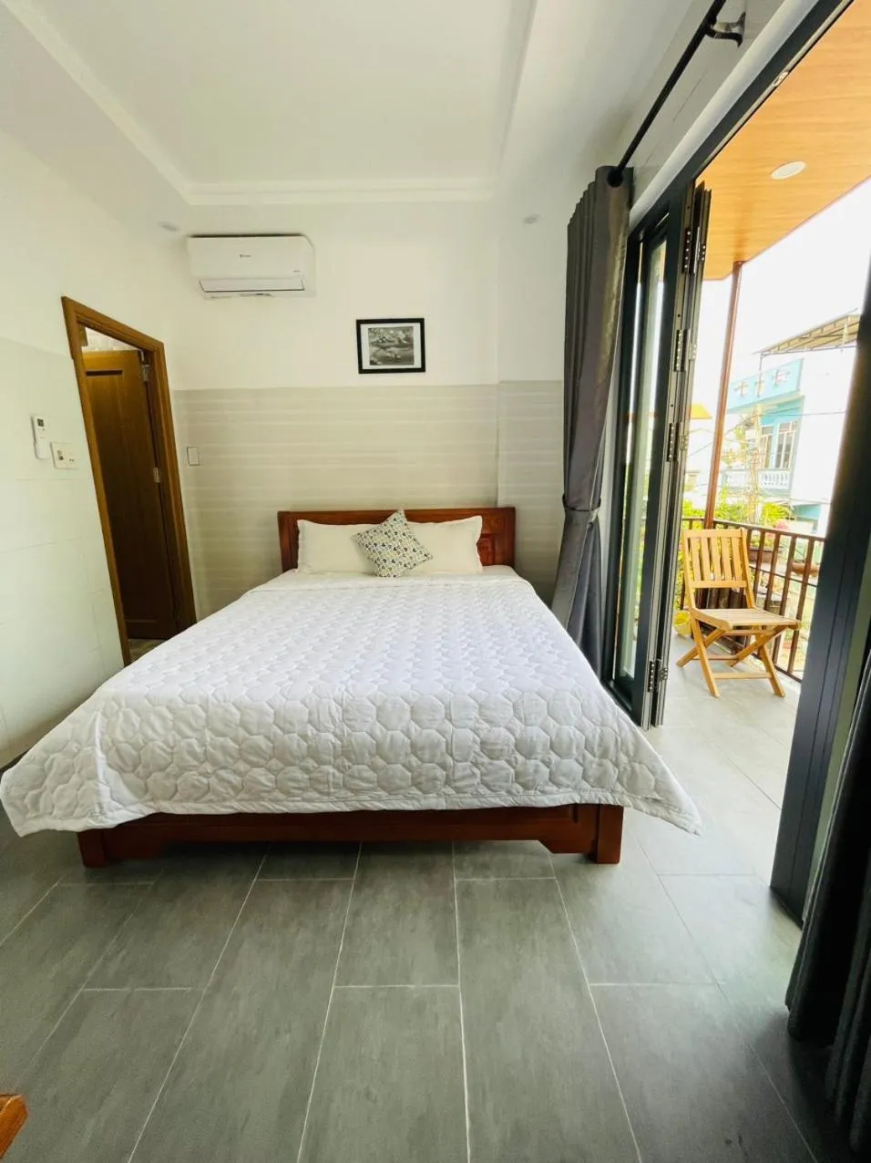 Photo of the whole room, Bed in Cuong Thinh Homestay